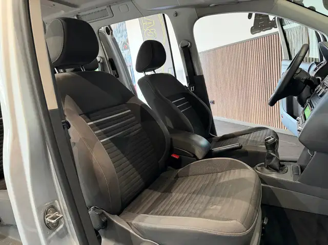 Volkswagen Caddy view 9
