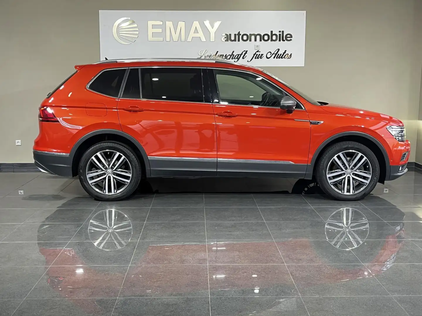 Volkswagen Tiguan Allspace Highline 4Motion /7Sitzer/P.Dach Orange - 2