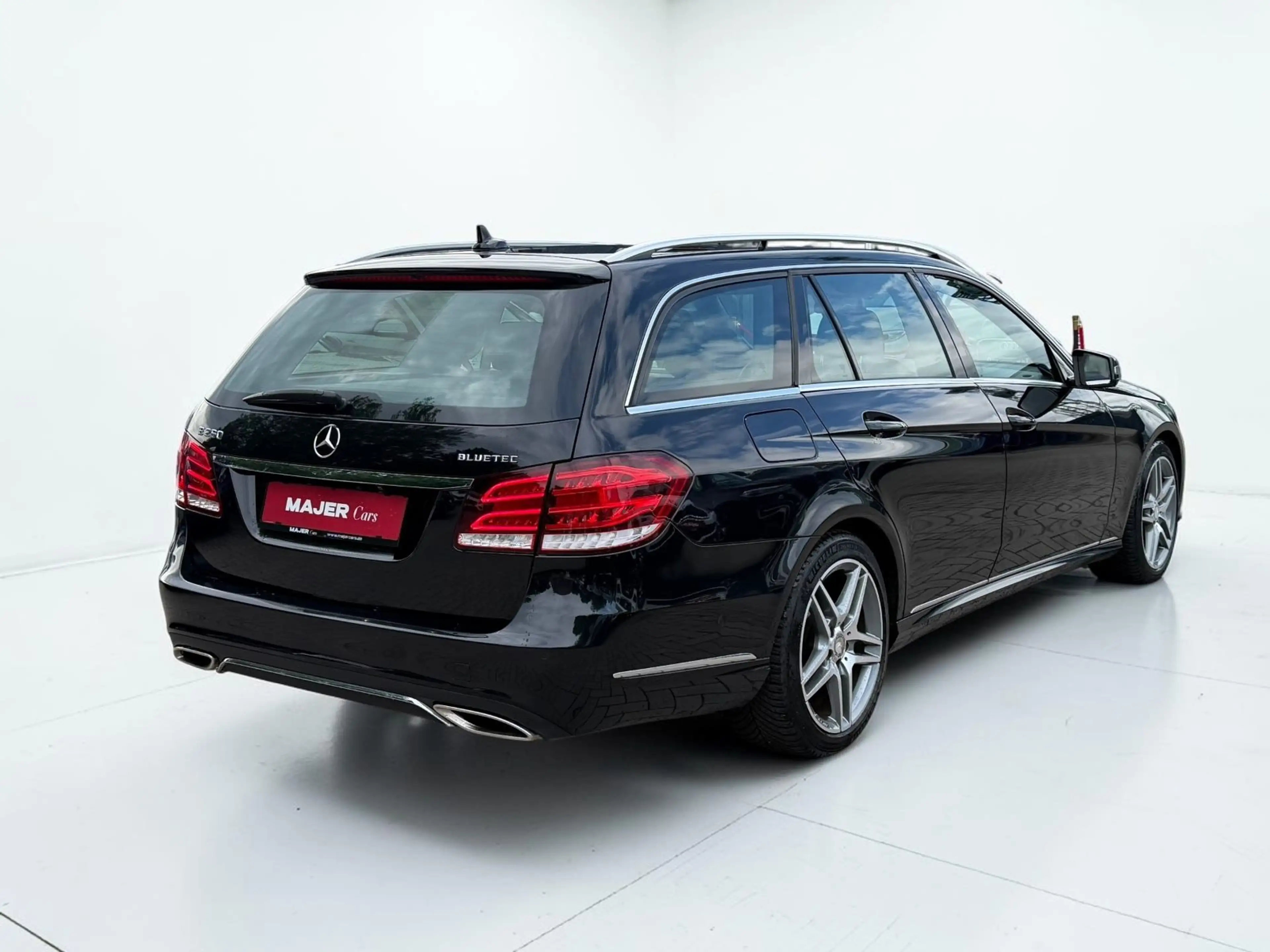Mercedes-Benz E 250 E250 BlueTec 4MATIC*LEDER*NAV*LED*TEMP*SDACH*CAM — photo 8