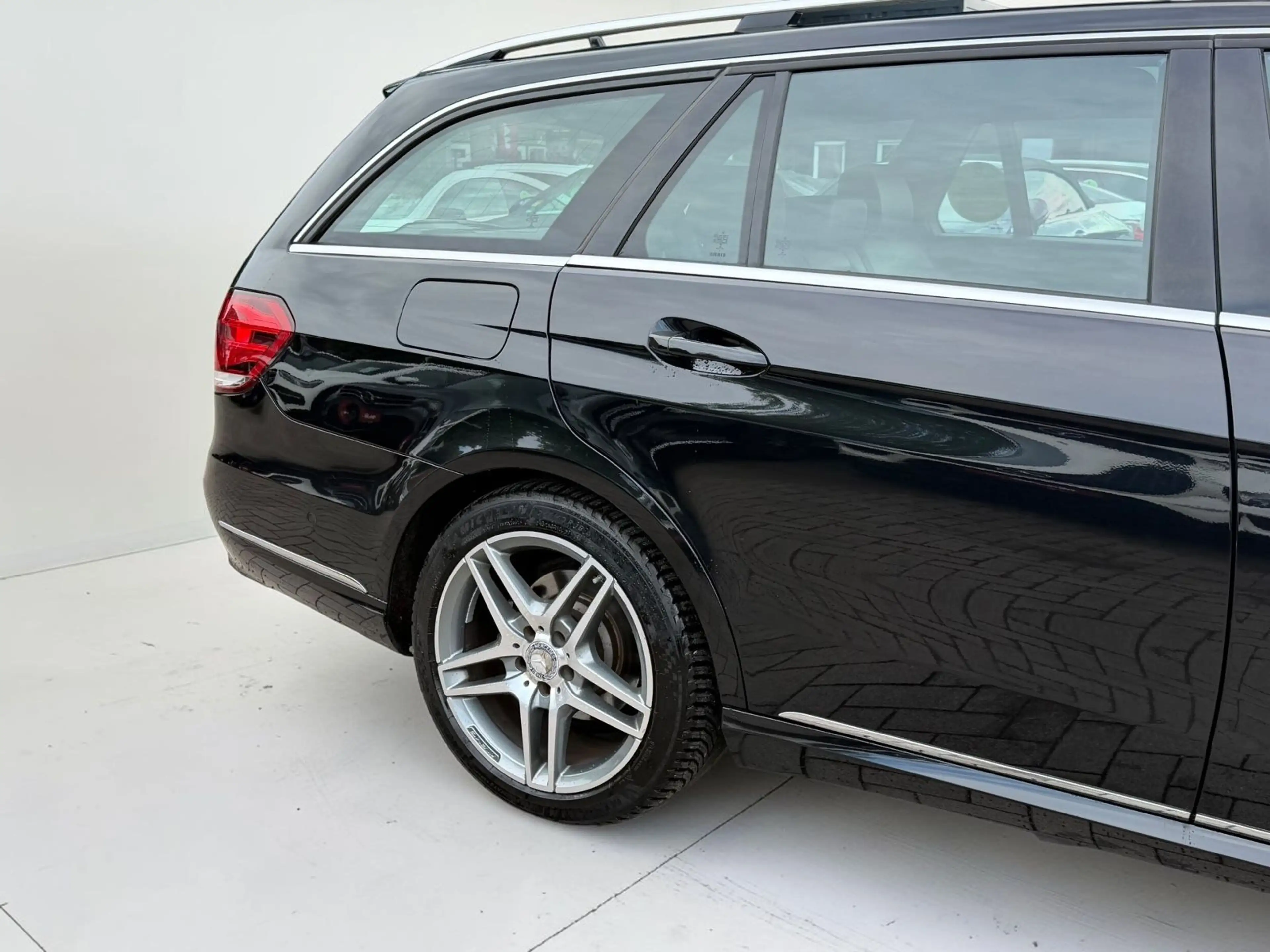 Mercedes-Benz E 250 E250 BlueTec 4MATIC*LEDER*NAV*LED*TEMP*SDACH*CAM — photo 6