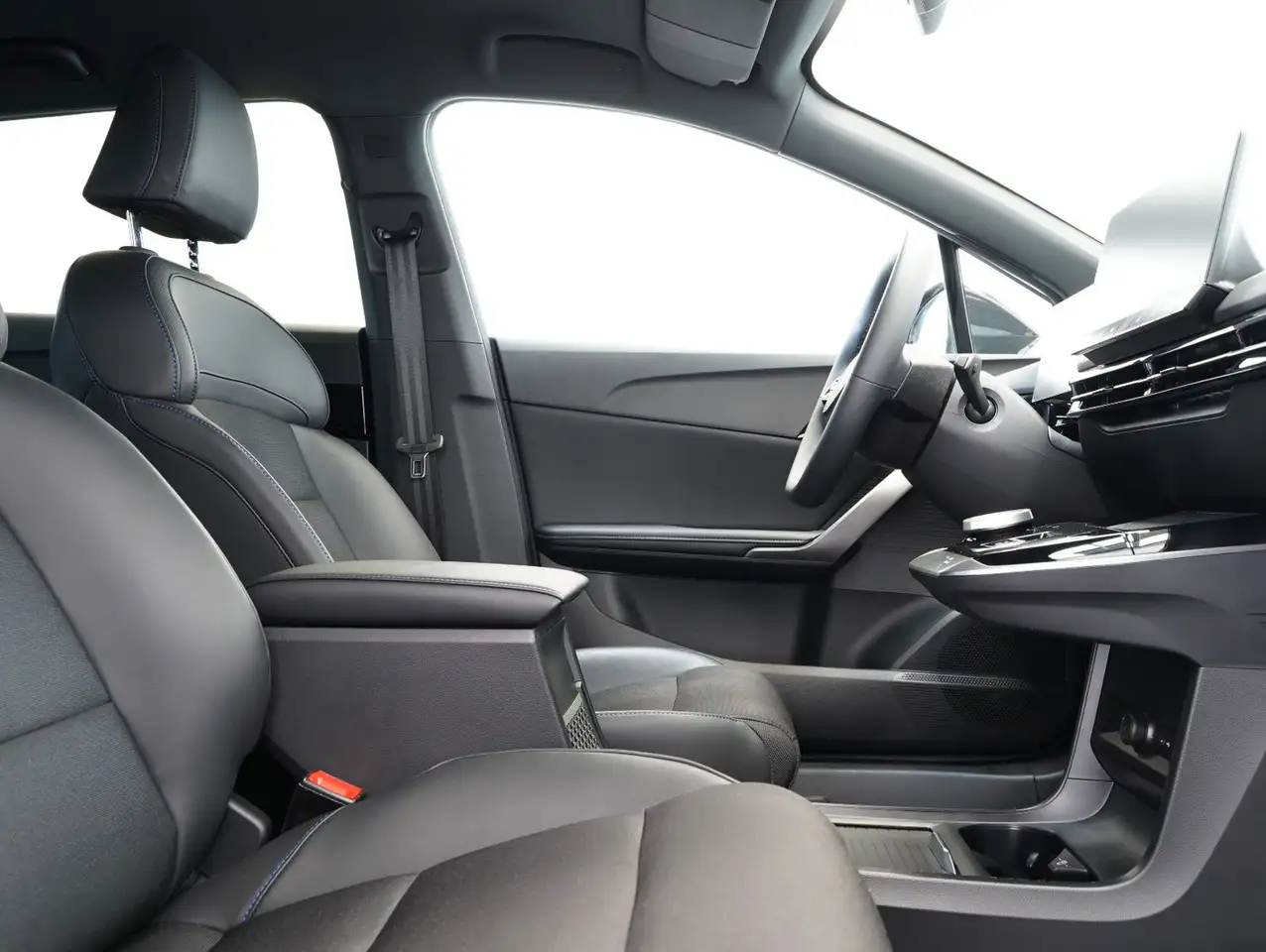 MG MG4 Luxury 150KW/64KWH/WÄRMEPUMPE/V2L, миниатюра 13