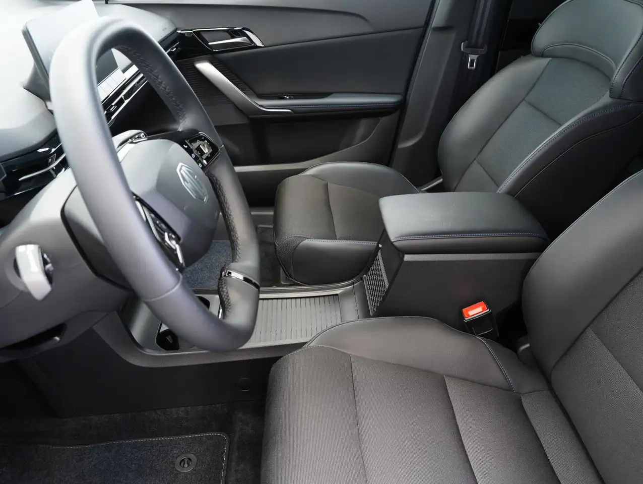 MG MG4 Luxury 150KW/64KWH/WÄRMEPUMPE/V2L, миниатюра 5