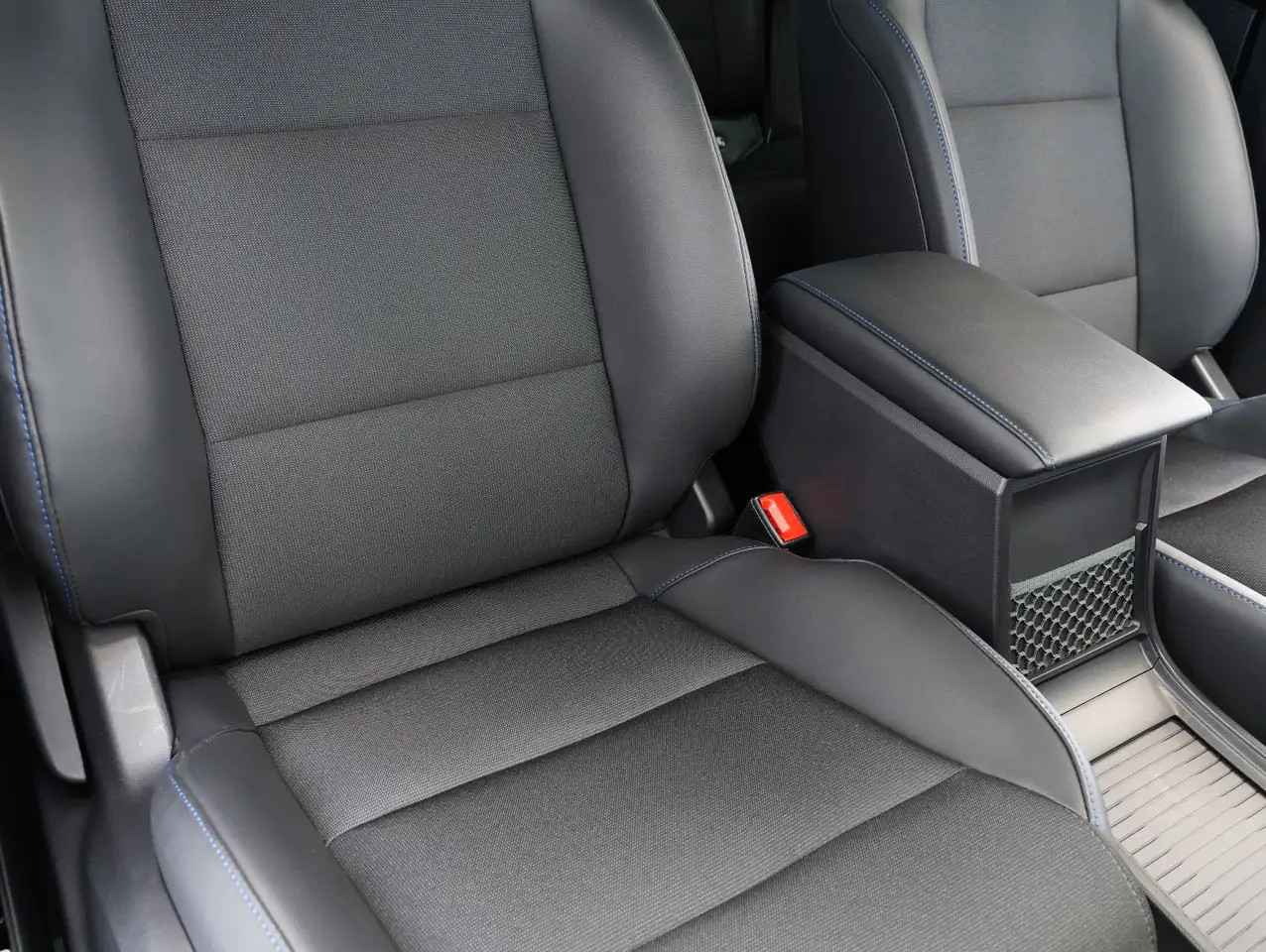 MG MG4 Luxury 150KW/64KWH/WÄRMEPUMPE/V2L, миниатюра 11