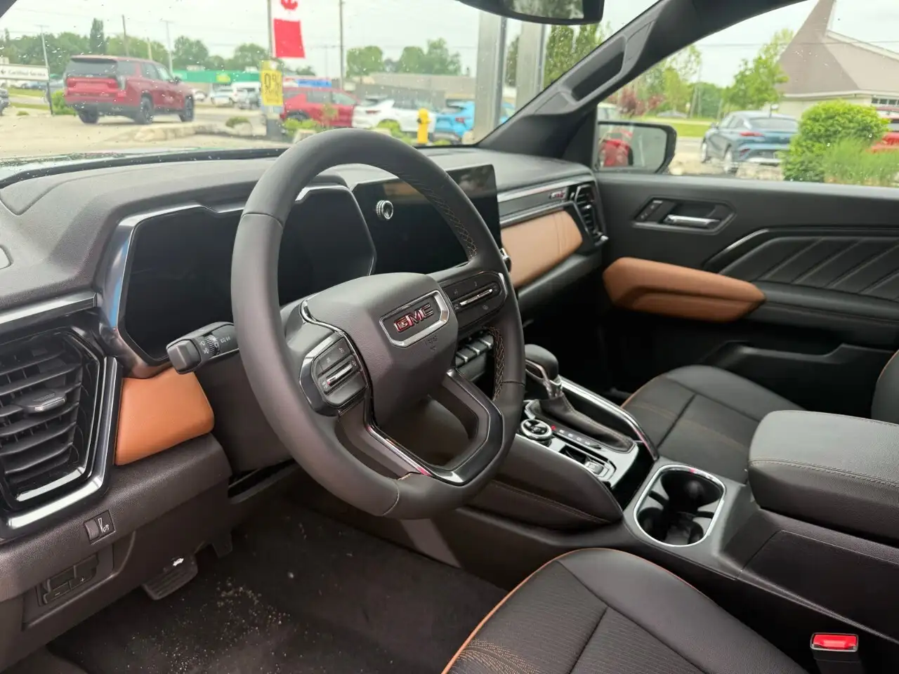 GMC Canyon снимка GMC Canyon