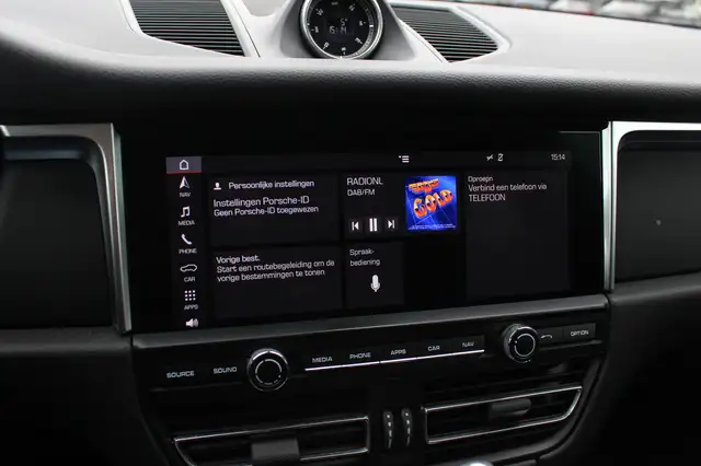 Porsche Macan view 19