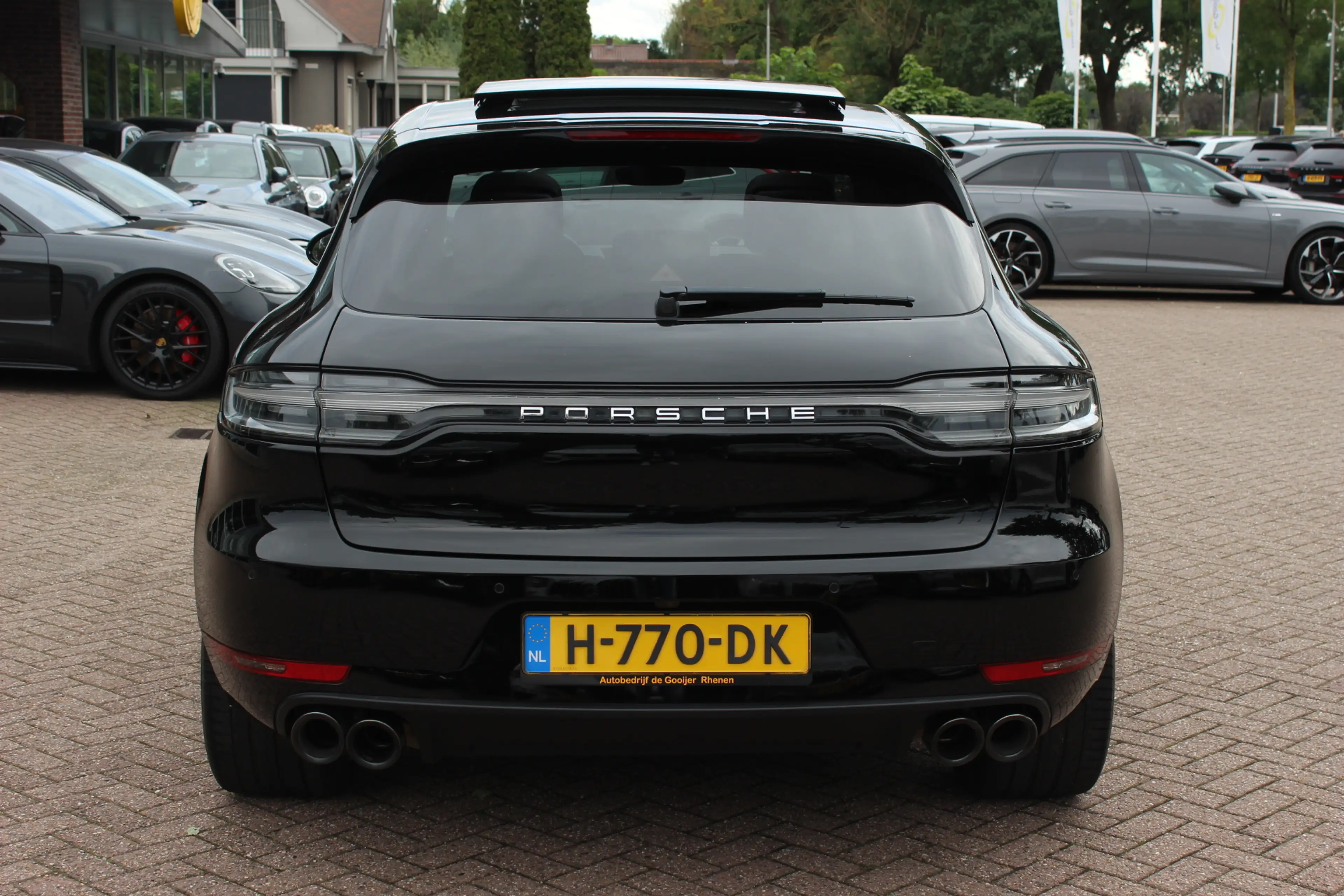 Porsche Macan 2.0 / Trekhaak / Panoramadak / Camera / Adaptieve — photo 15