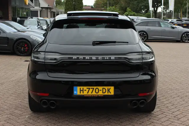 Porsche Macan view 15