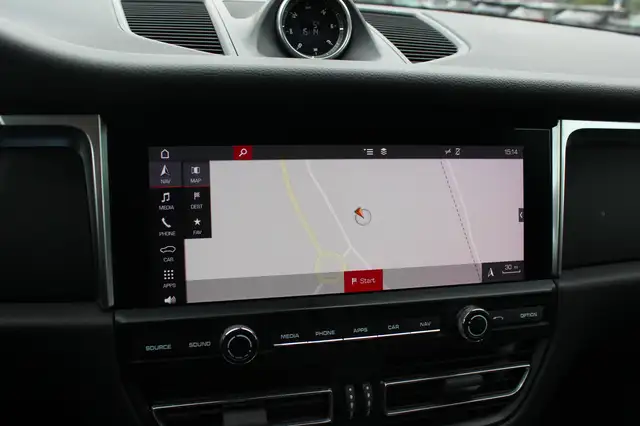 Porsche Macan view 20