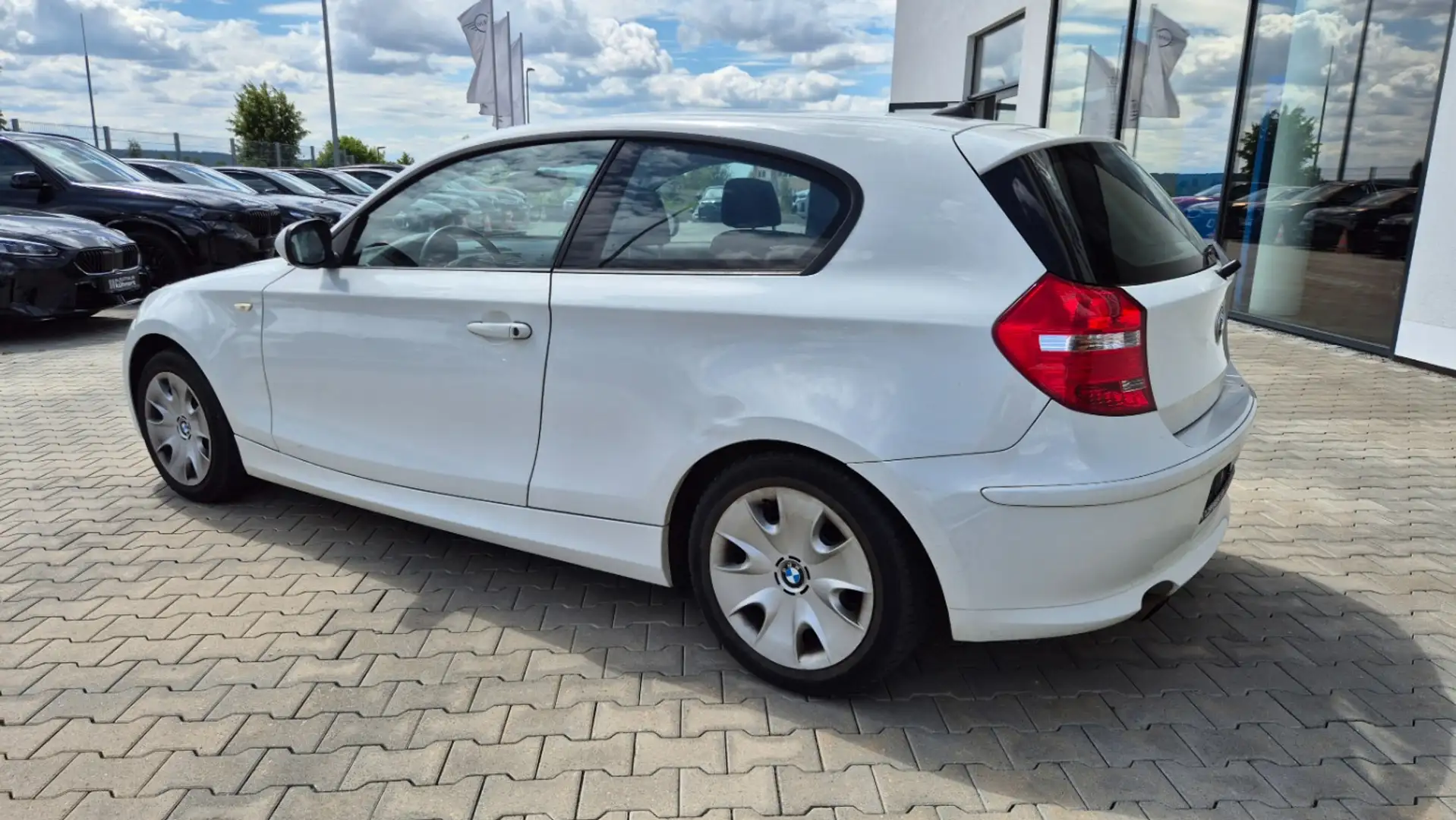 BMW 116 I +nur an Händler/Export+HU 3/27 Белый - 2