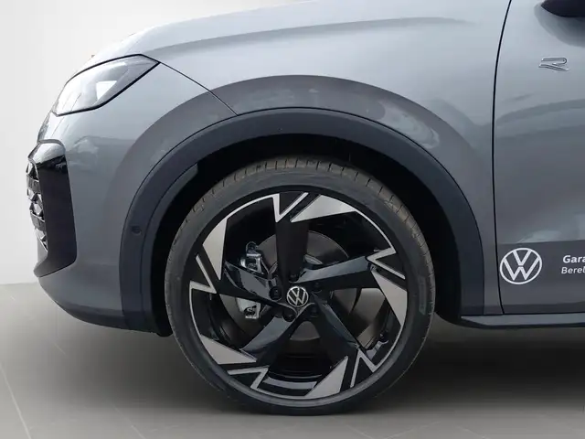 Volkswagen T-Roc view 8
