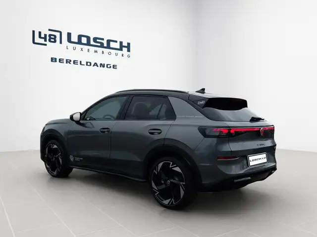 Volkswagen T-Roc view 5