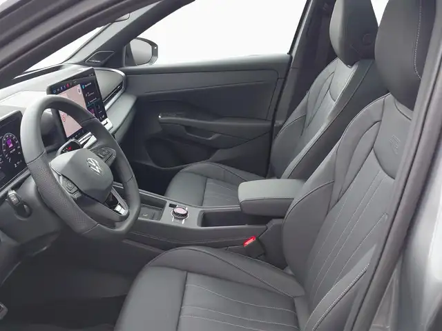 Volkswagen T-Roc view 9