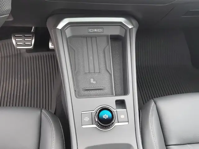 Volkswagen T-Roc view 12