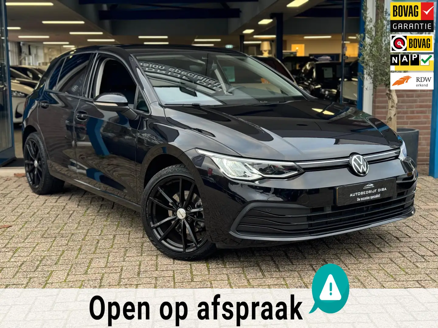 Volkswagen Golf 1.0 TSI Life Business 2022 NAVI CARPLAY NAP! Zwart - 1