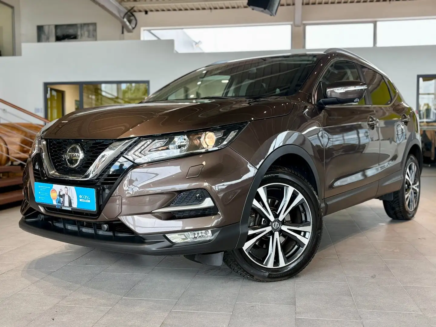 Nissan Qashqai N-Connecta*Brakeassist*Kamera*Pano*Touch Bruin - 1
