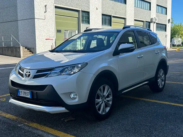 Toyota RAV4 Toyota RAV4 2.2 D-CAT 150 CV 4WD Automatico Navi P