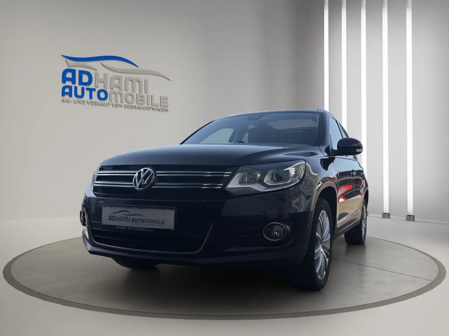 Volkswagen Tiguan Cup Sport & Style BMT 4M/PANO/LED/DSG Noir - 1
