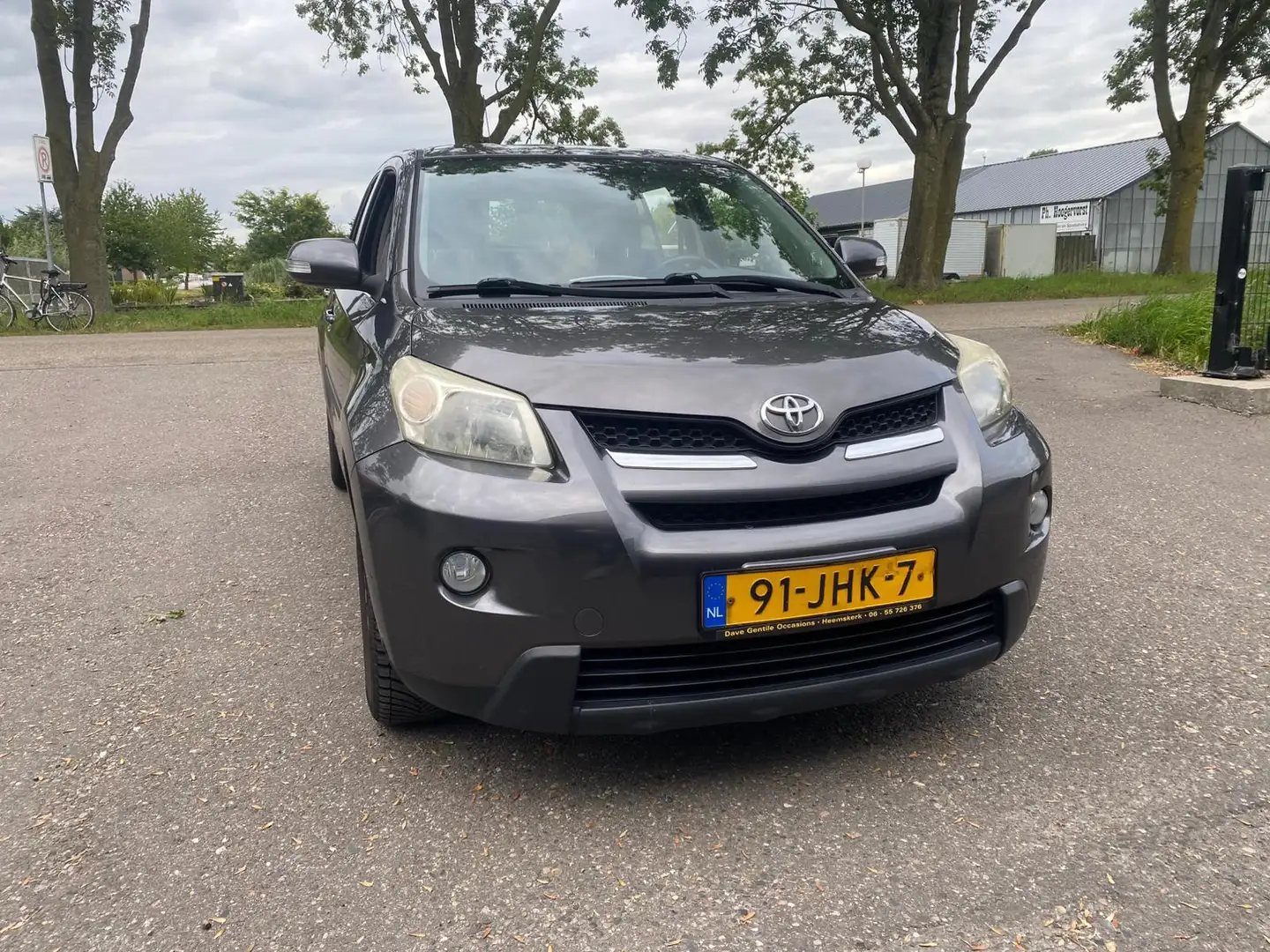 Toyota Urban Cruiser 1.3 VVT-i Dynamic 1E EIGENAAR - KEY LESS - AIRCO - Grijs - 1
