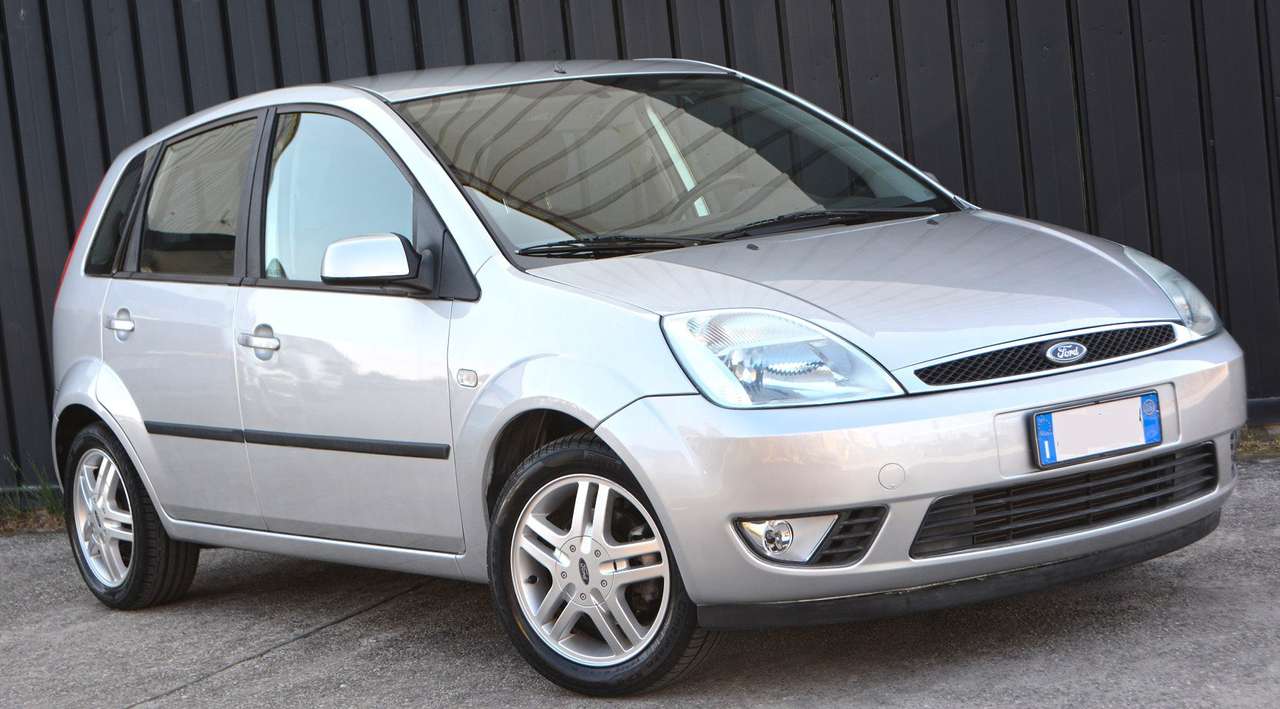 Ford Fiesta 5p 1.2 16v benzina SOLO 25mila KM ORIGINALI !