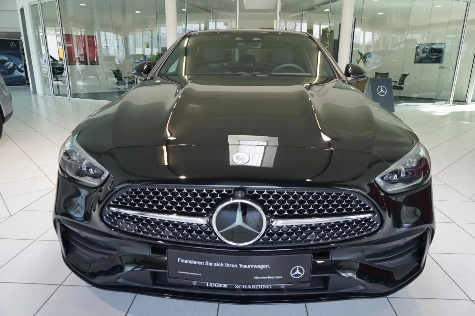 Mercedes-Benz C 300 de 4MATIC AMG Night FAP Distr MBUX Navi Schwarz - 2