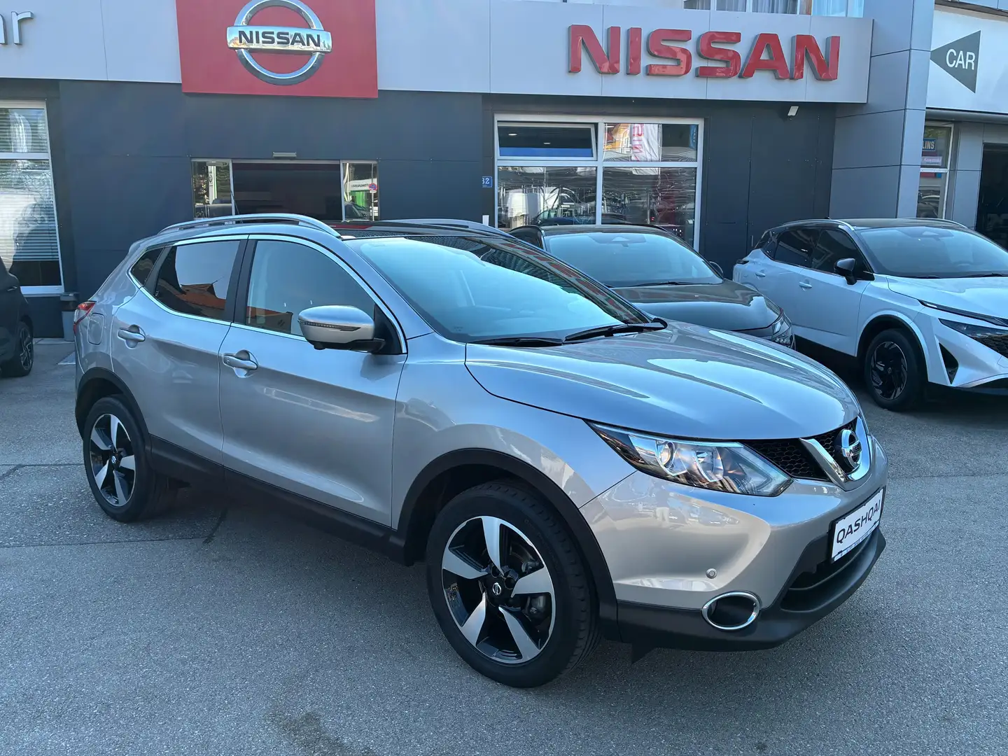 Nissan Qashqai Qashqai 1,2 DIG-T N-Connecta ** inkl. AHV** Silber - 2