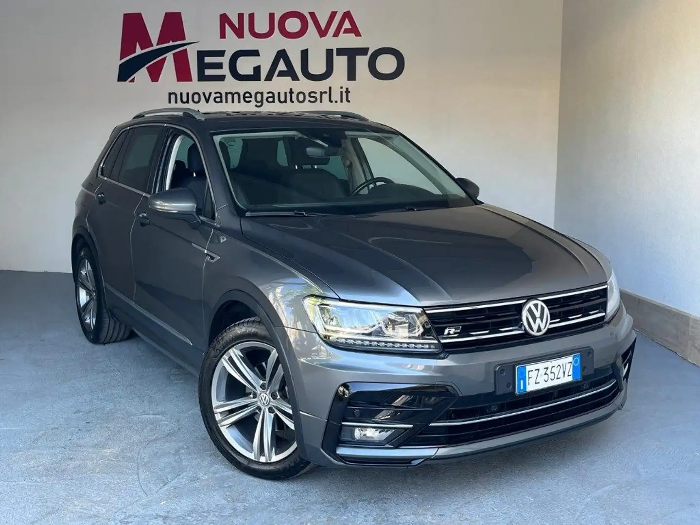 Volkswagen Tiguan 2.0 TDI SCR DSG Sport R-LINE Gris - 1