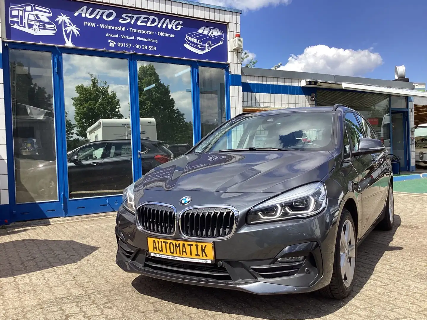 BMW 216 d ActiveTourer Advantage Automatik LED Šedá - 1