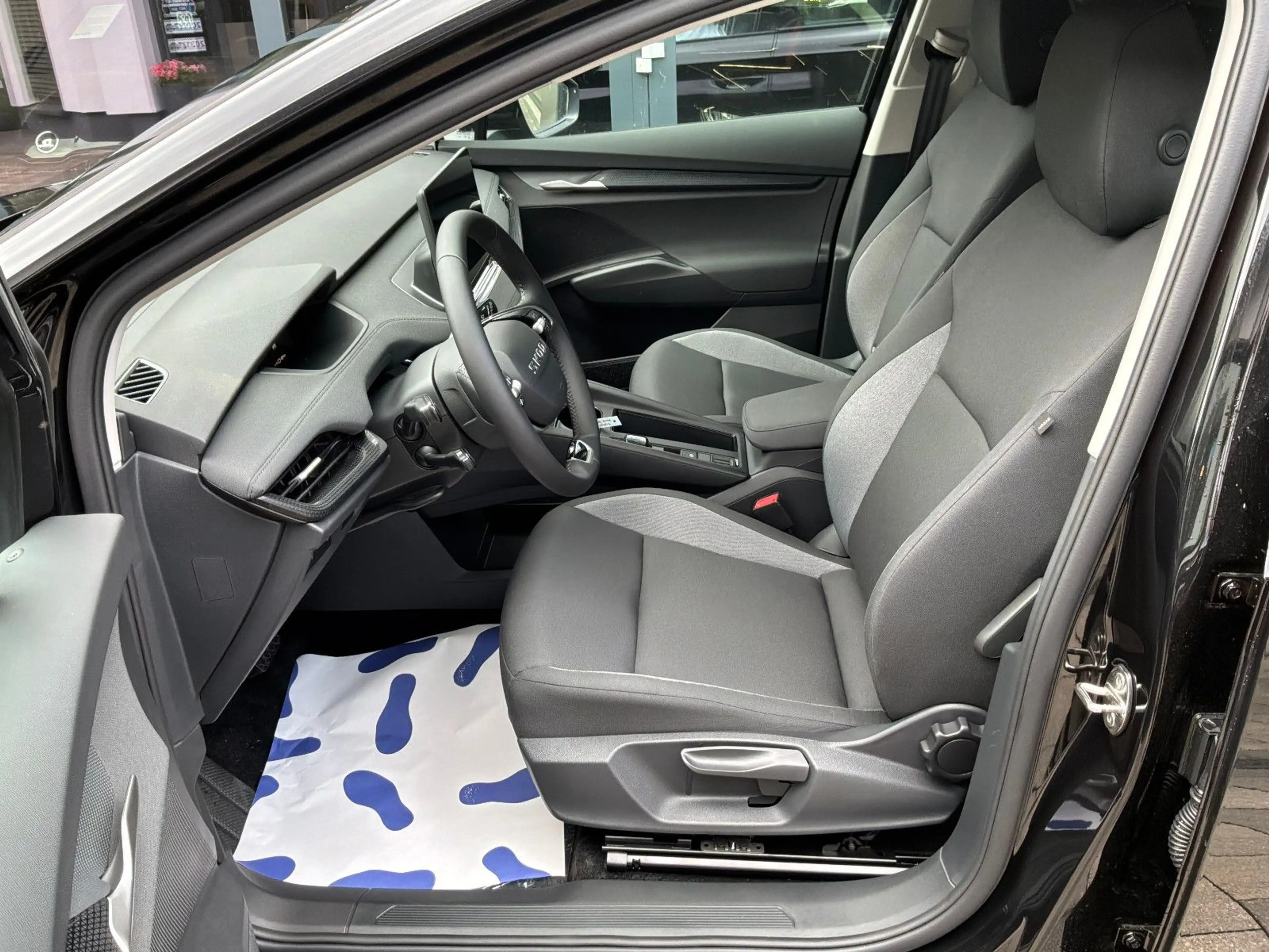 Skoda Elroq 60 Essence Navi+LED+AHK Vorb+Kamera+ACC — photo 9