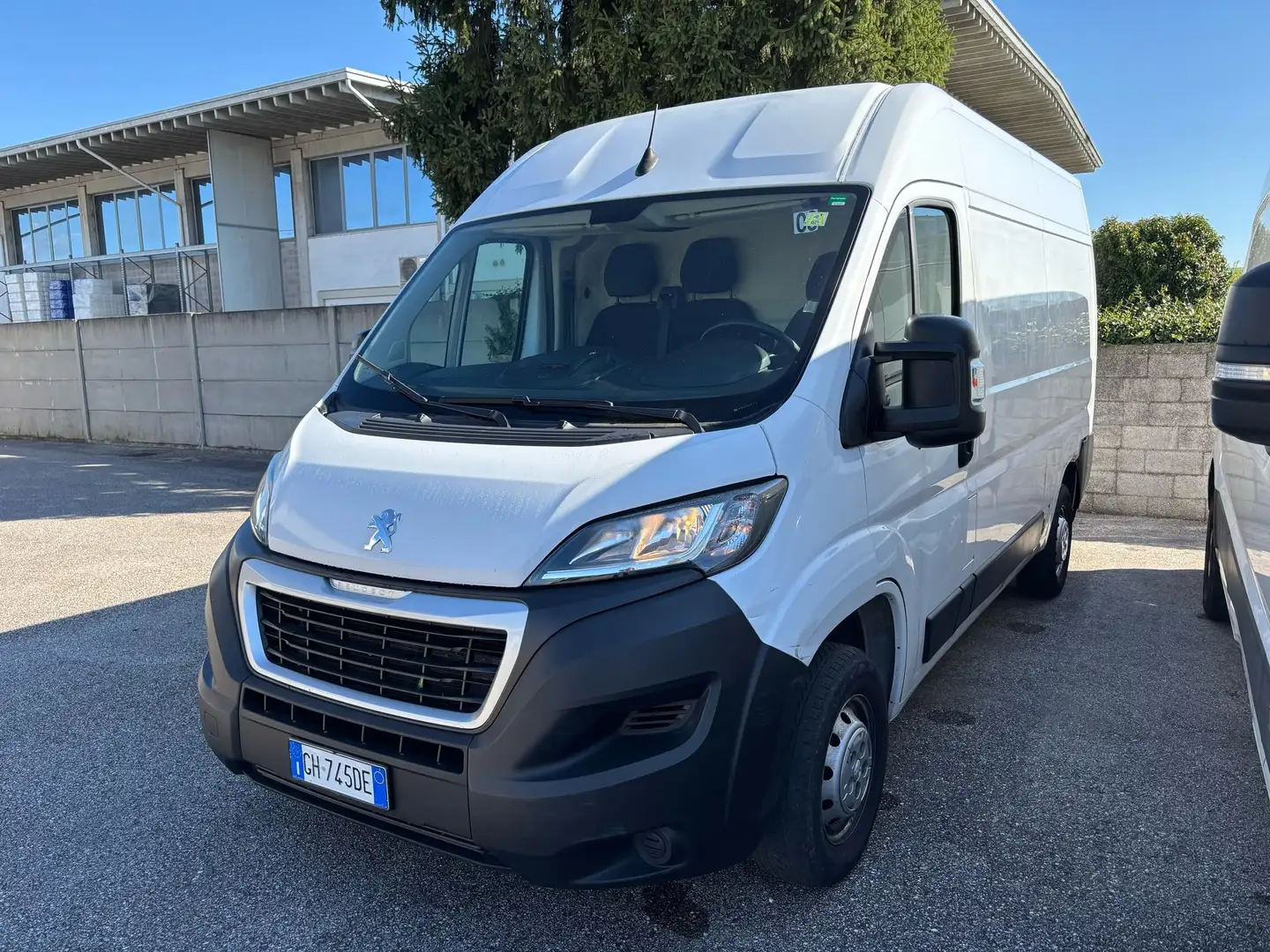 Peugeot Boxer 2,2  bluehdi   103 kw Weiß - 1
