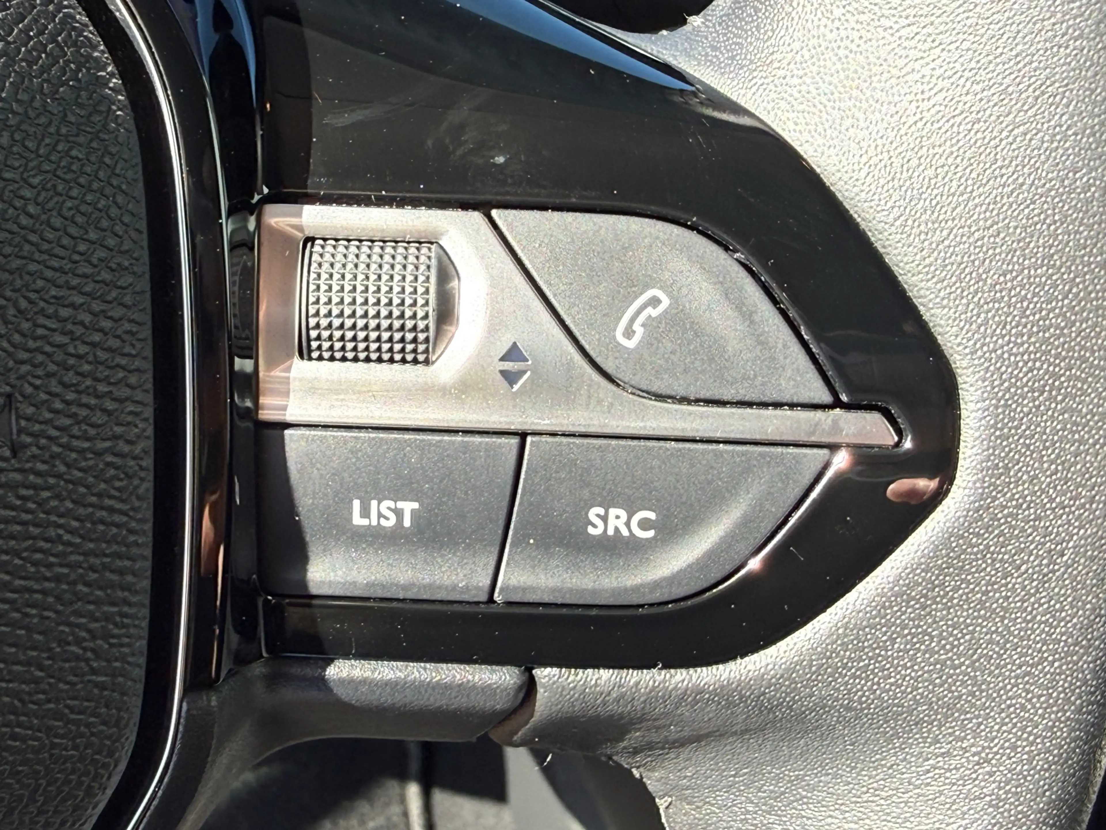 Peugeot 208 1.2 PureTech 100 PK Allure Clima | Adap Cruise | 3 — photo 11