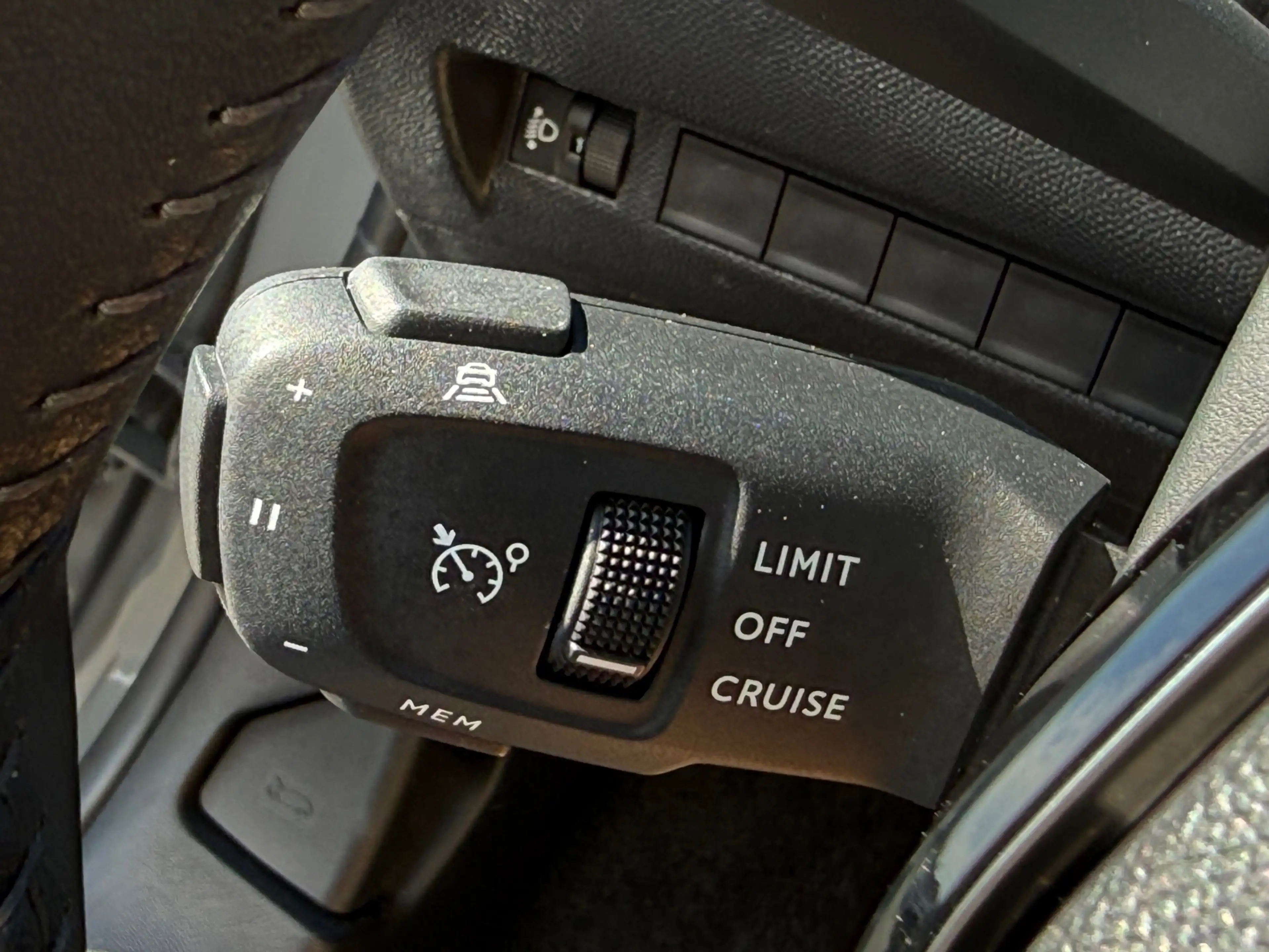 Peugeot 208 1.2 PureTech 100 PK Allure Clima | Adap Cruise | 3 — photo 12