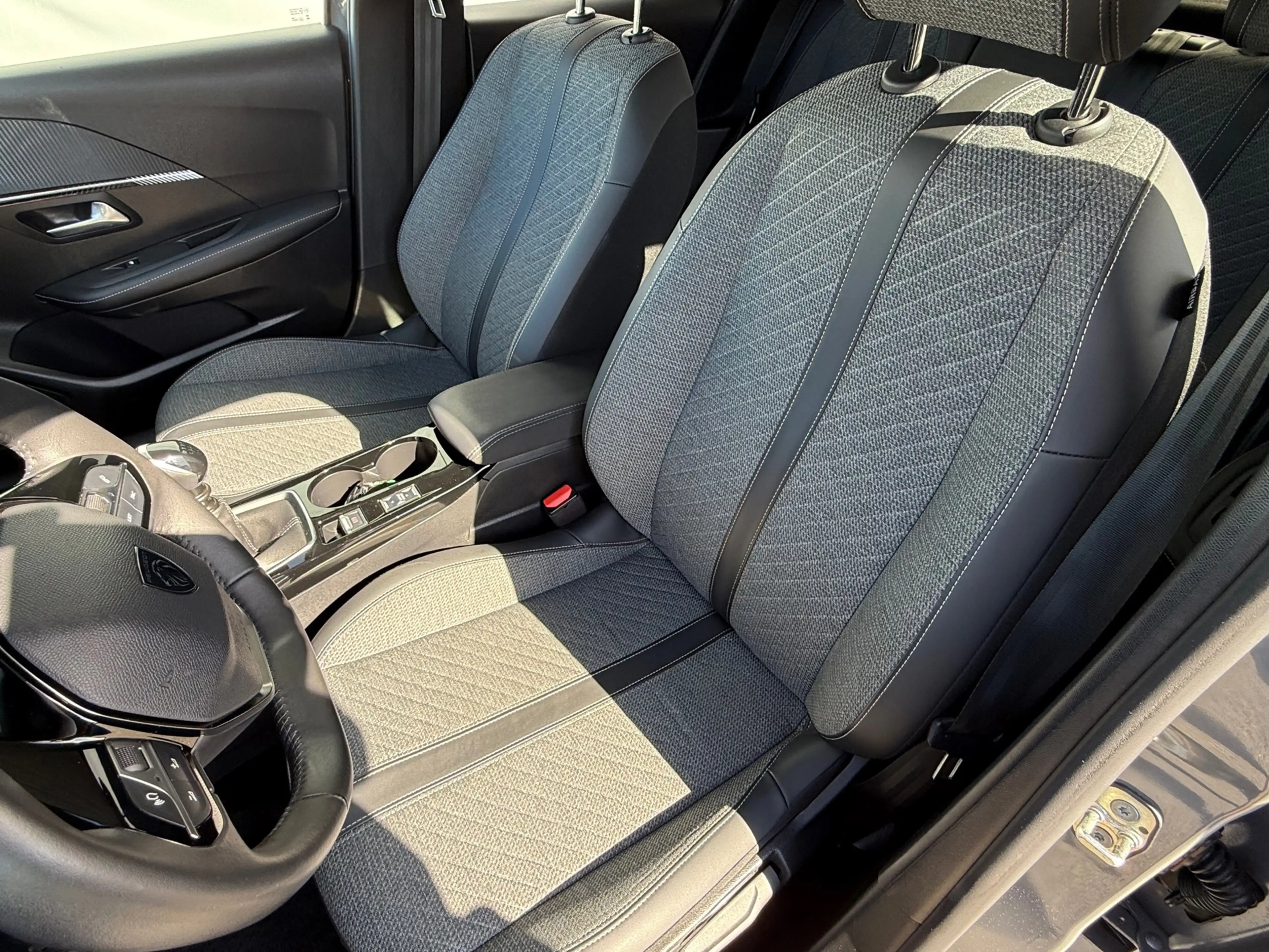 Peugeot 208 1.2 PureTech 100 PK Allure Clima | Adap Cruise | 3 — photo 8