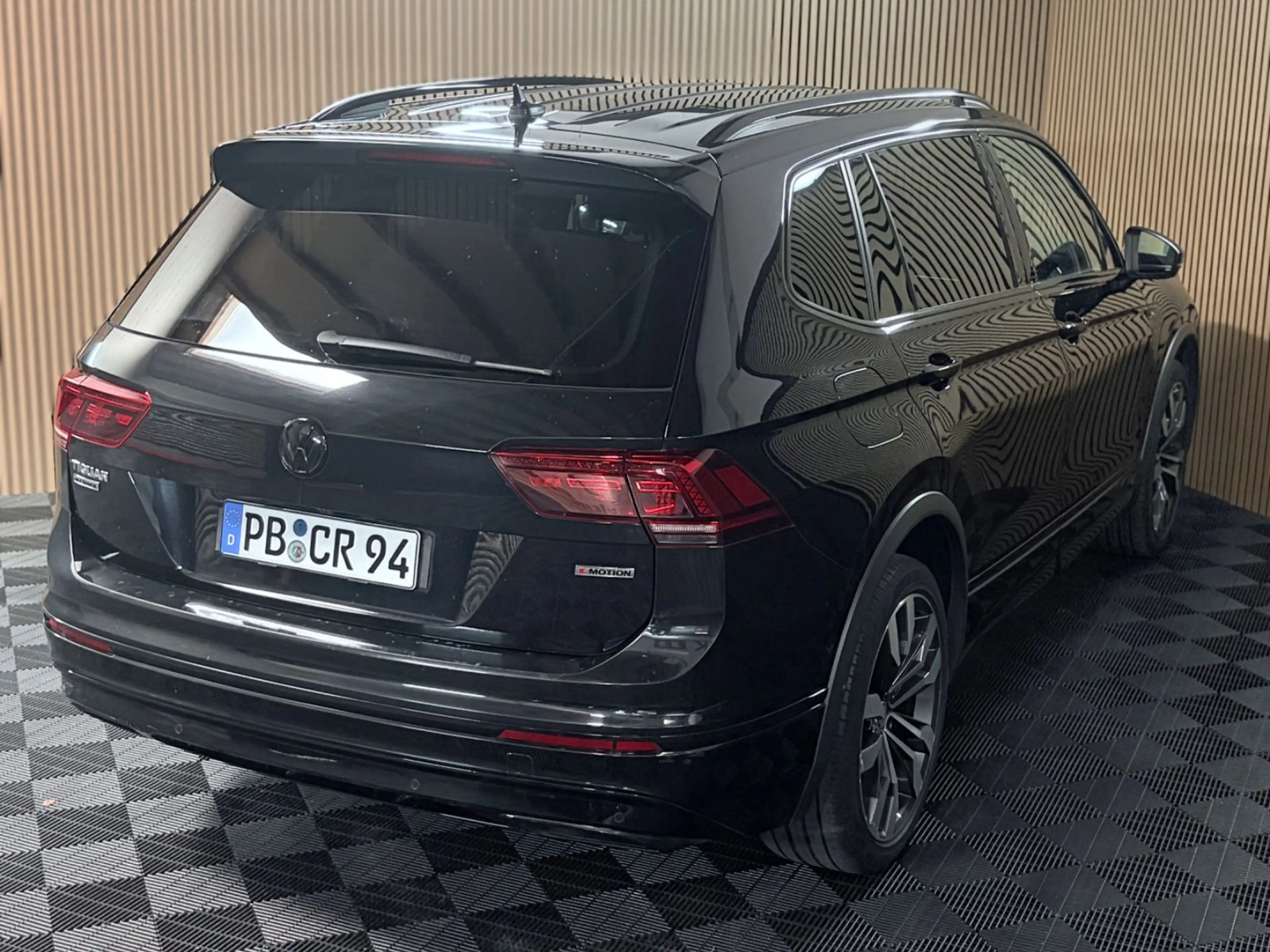 Volkswagen Tiguan Allspace R- Line Highline 4Motion DSG AHK — photo 15
