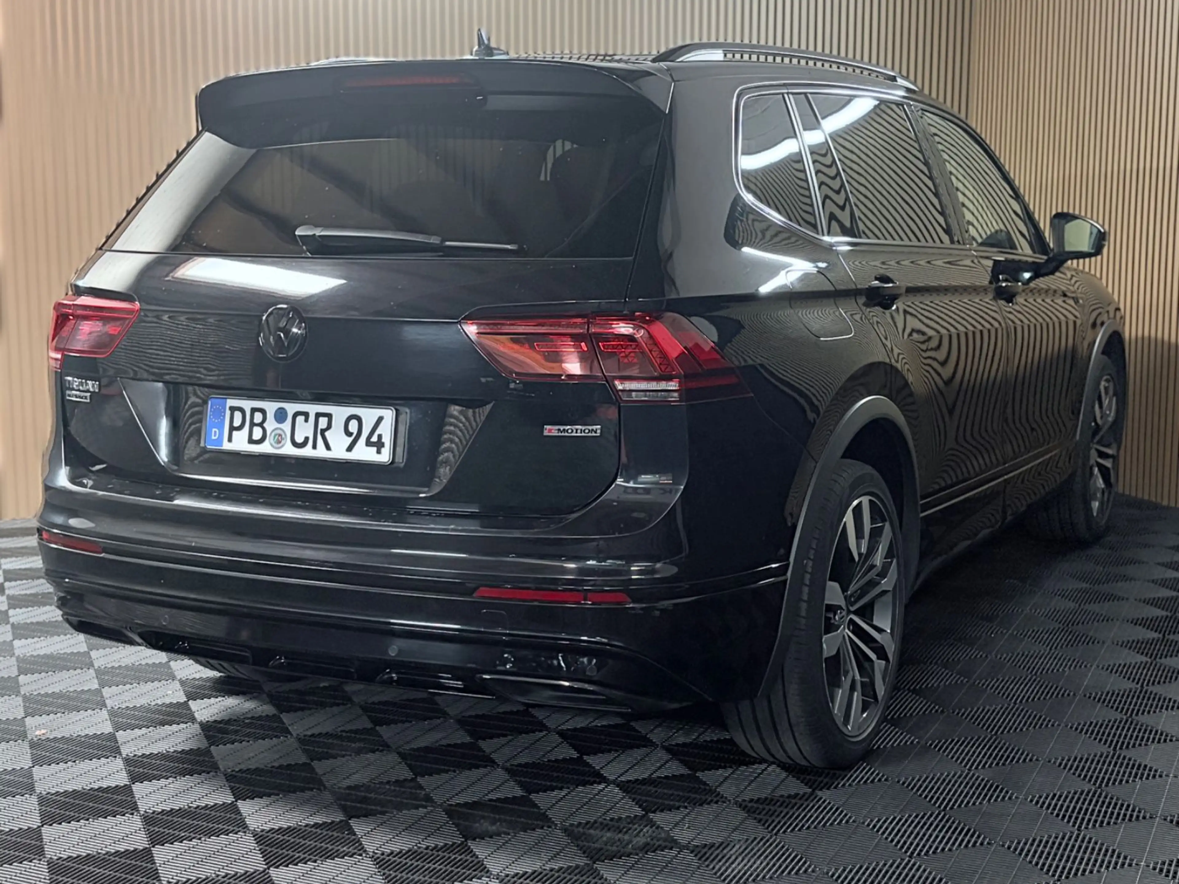 Volkswagen Tiguan Allspace R- Line Highline 4Motion DSG AHK — photo 14