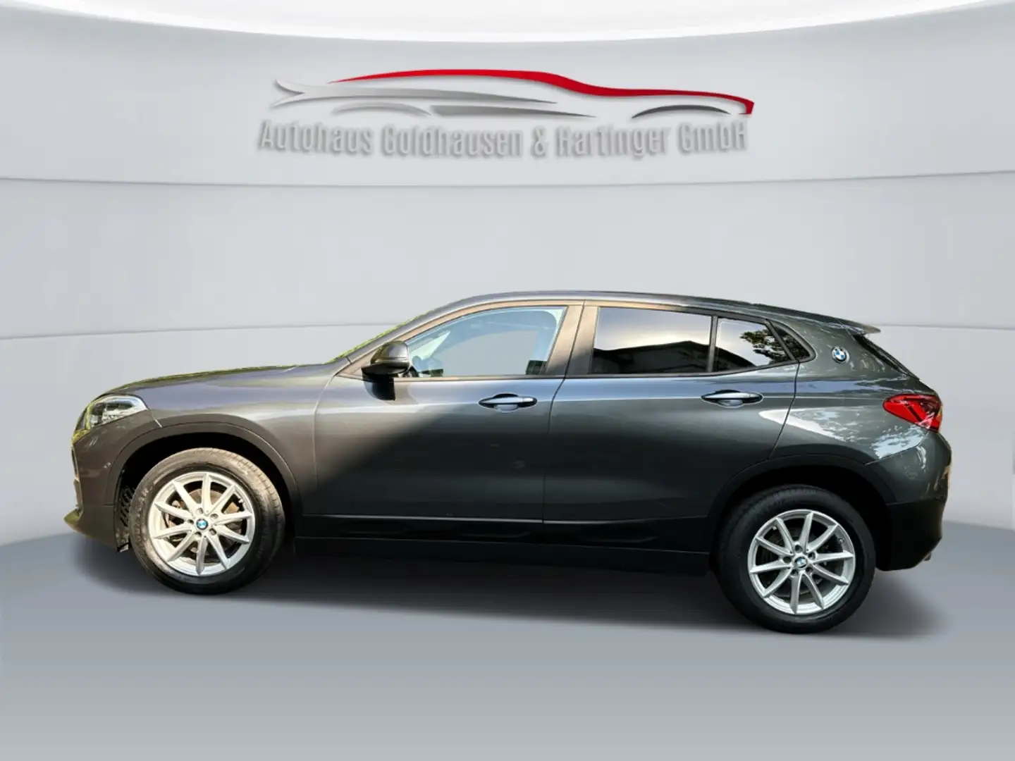 BMW X2 sDrive18i Advantage Park-Assistent AHK-abnehmbar N Сірий - 2