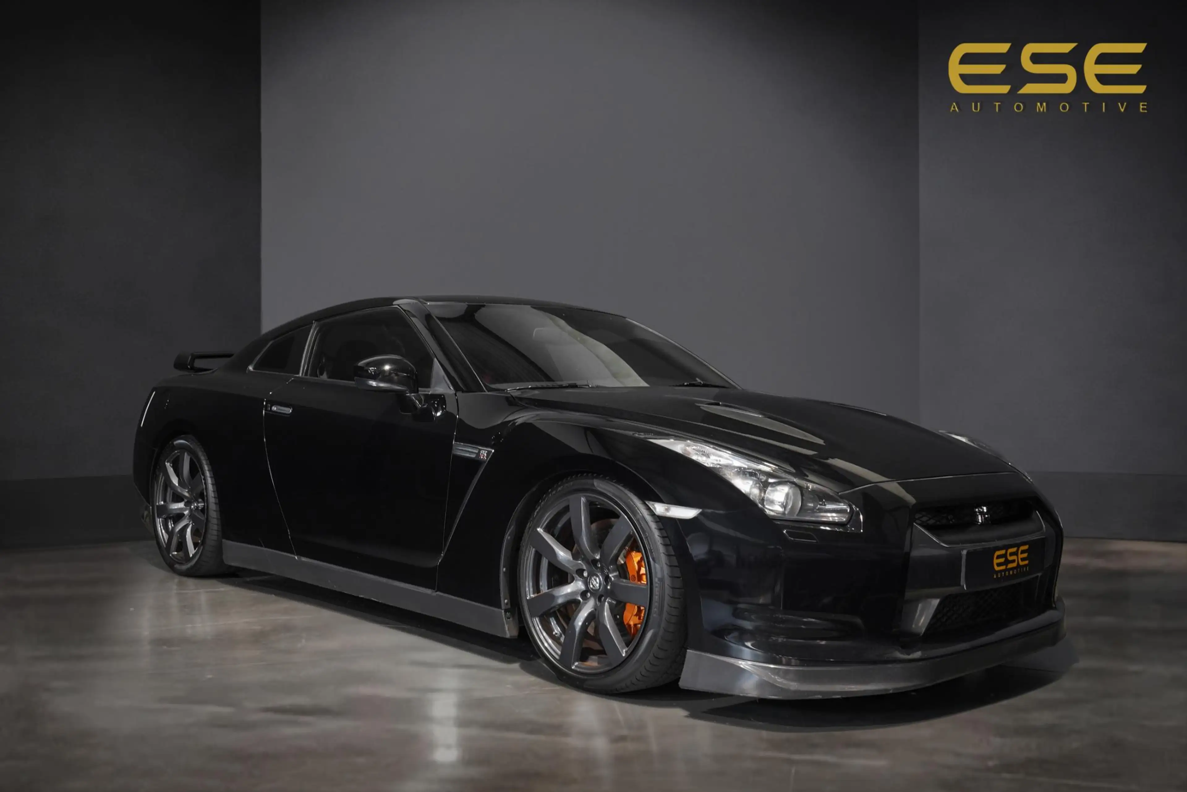 Nissan GT-R 3.8 V6 Black — photo 4