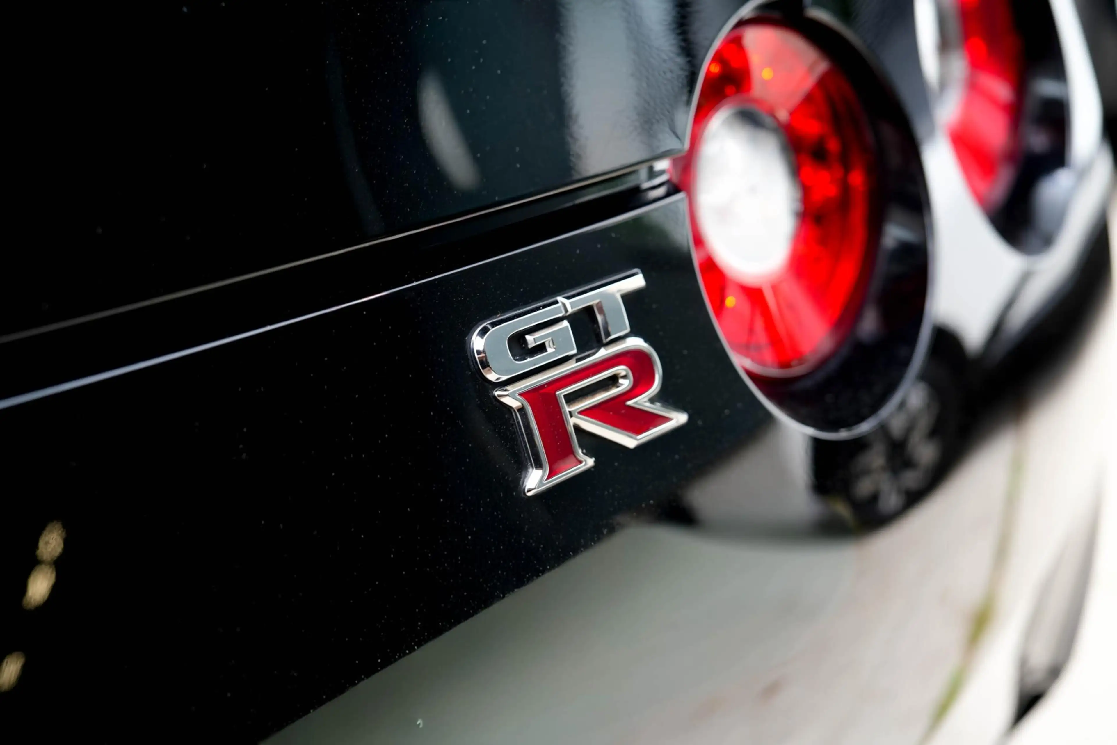 Nissan GT-R 3.8 V6 Black — photo 12