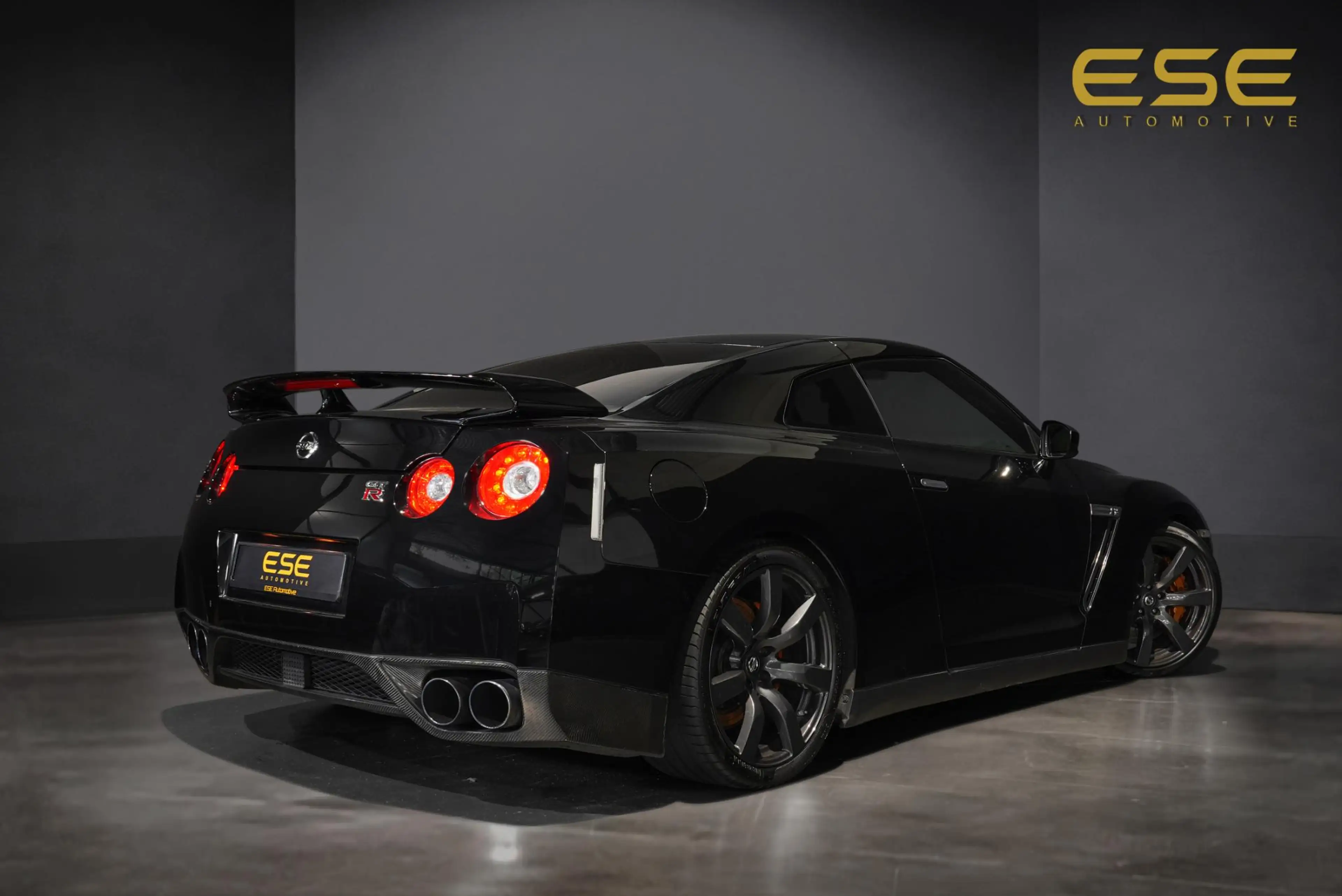 Nissan GT-R 3.8 V6 Black — photo 3