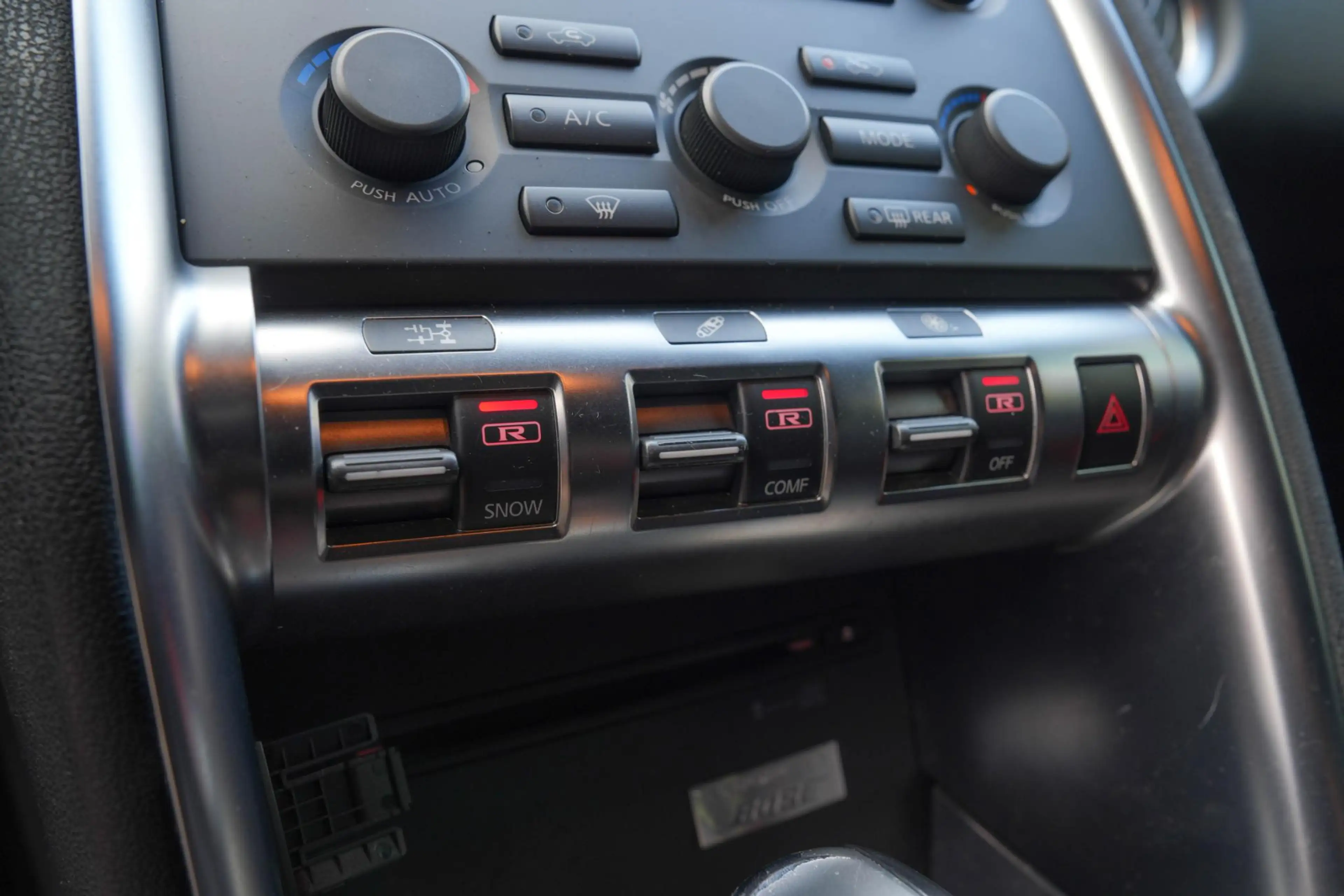 Nissan GT-R 3.8 V6 Black — photo 8
