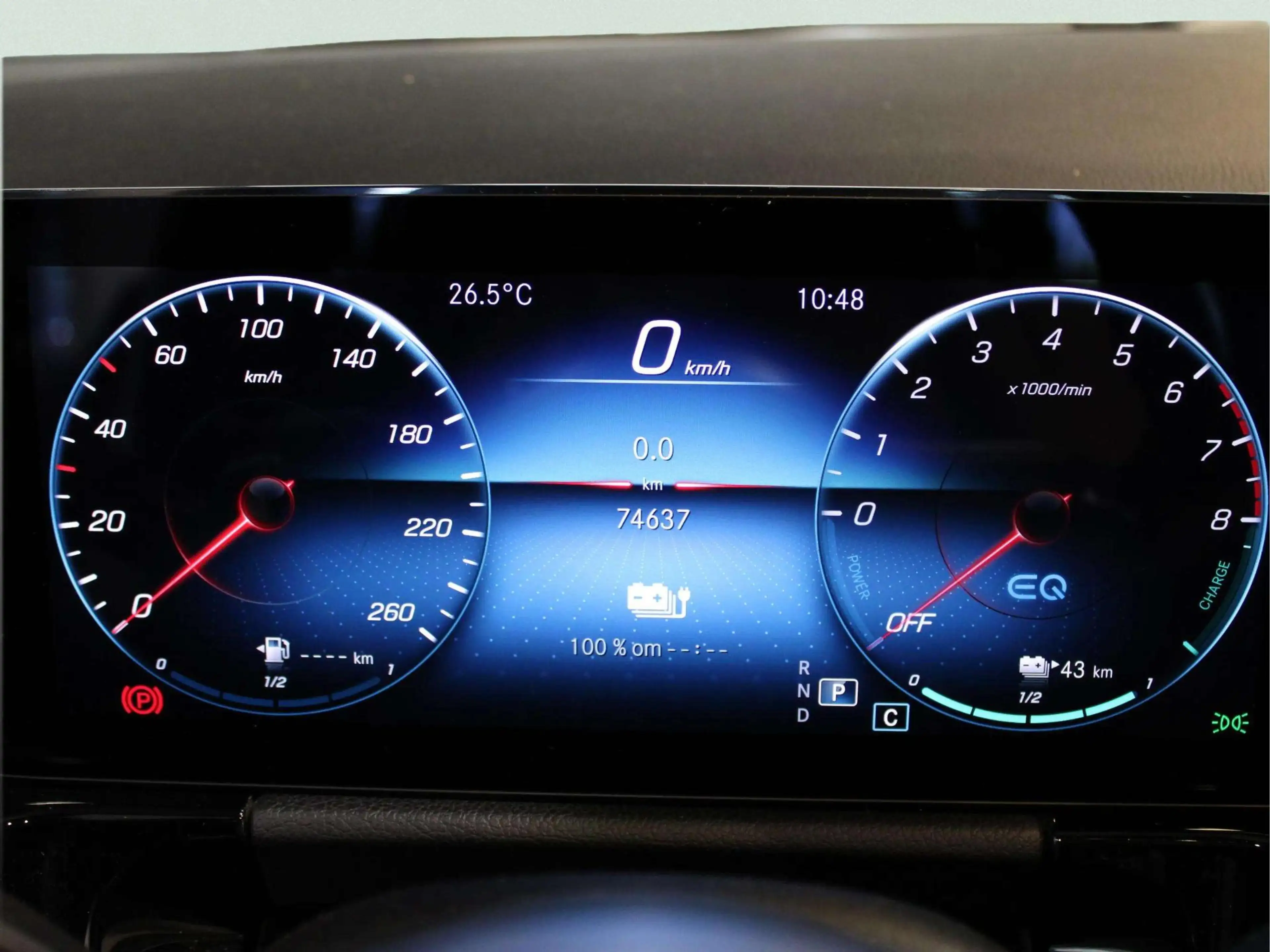Mercedes-Benz GLA 250 e Business Solution AMG Limited | Panorama dak — photo 14