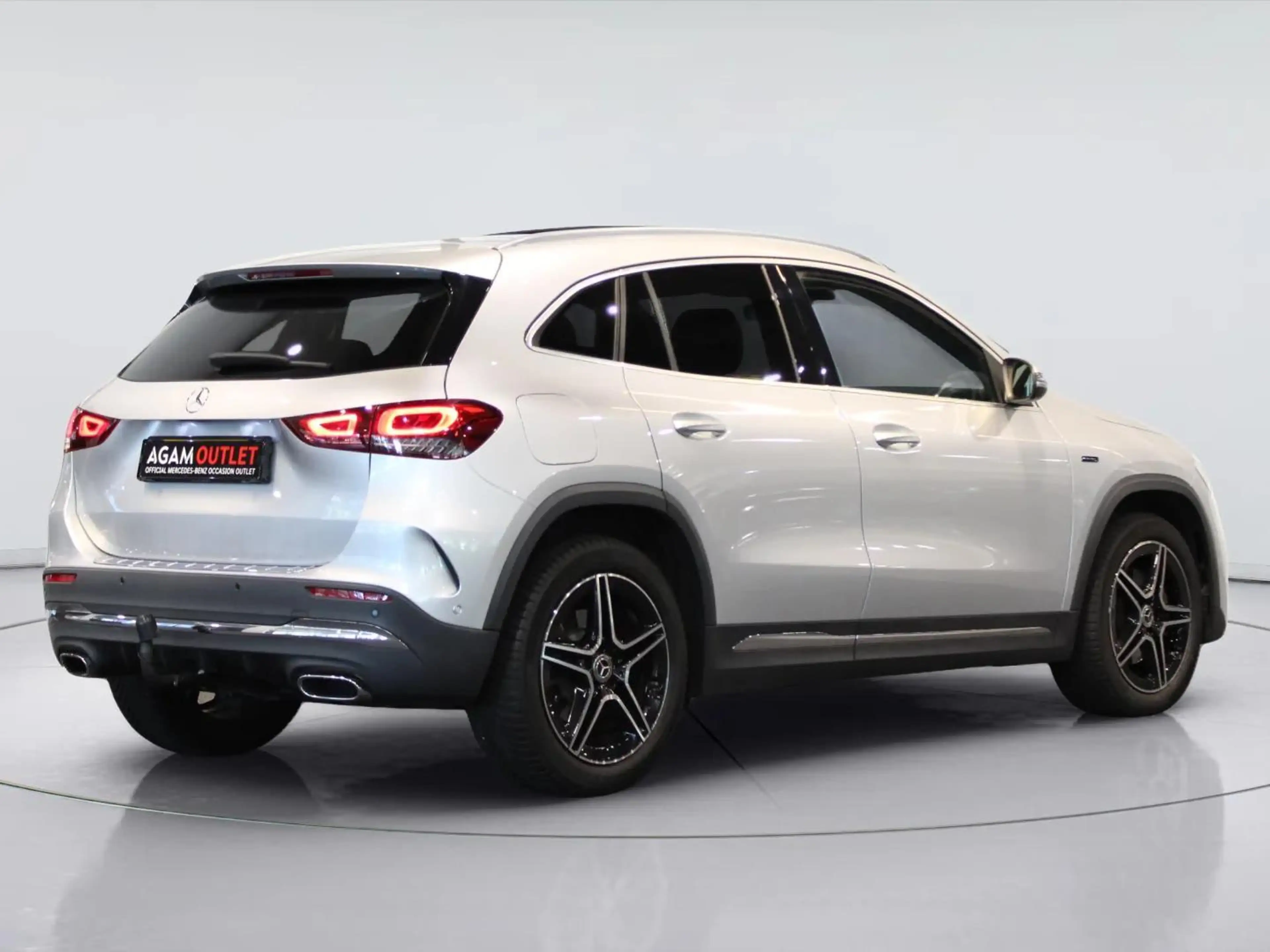 Mercedes-Benz GLA 250 e Business Solution AMG Limited | Panorama dak — photo 2