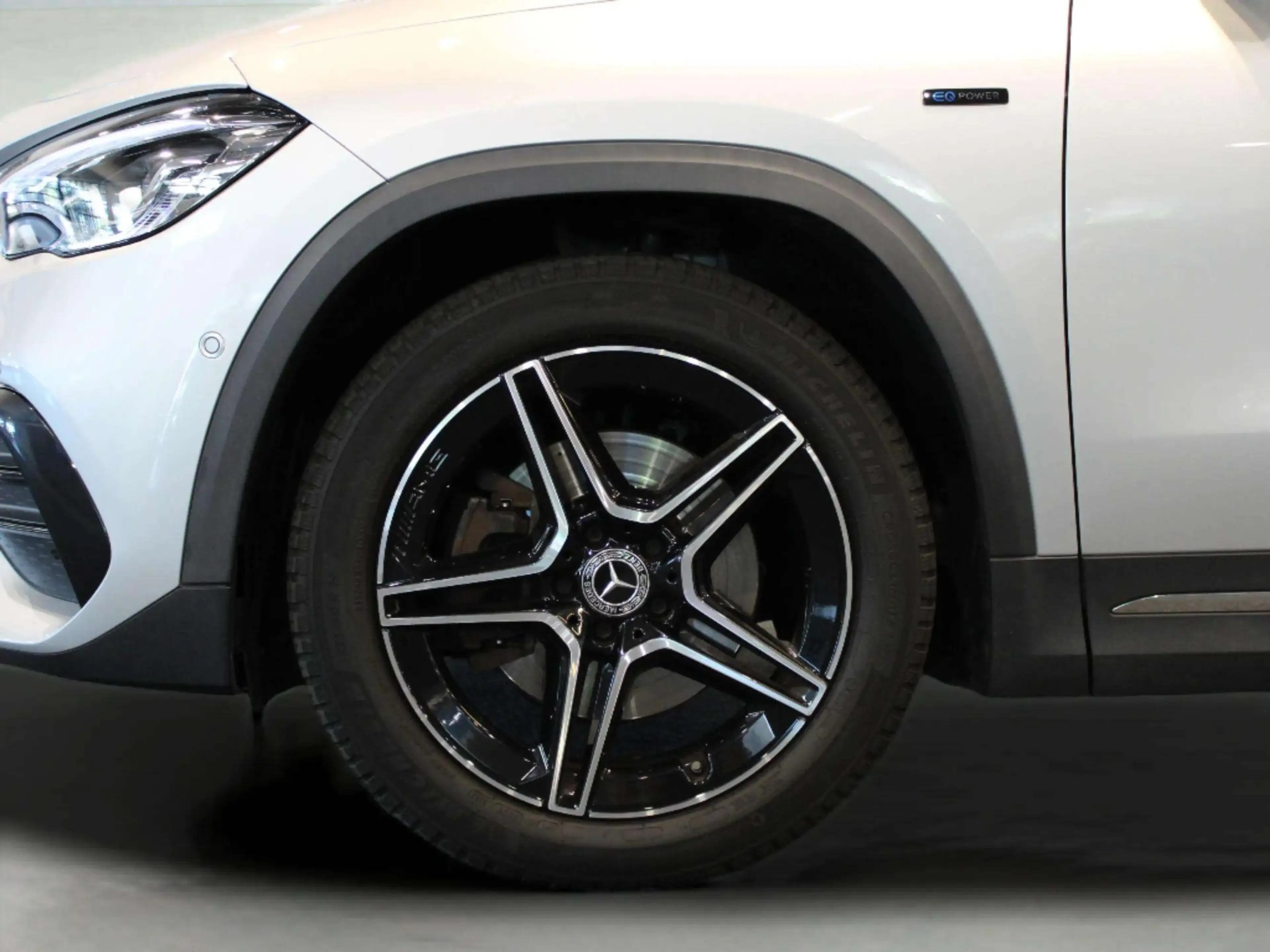 Mercedes-Benz GLA 250 e Business Solution AMG Limited | Panorama dak — photo 7