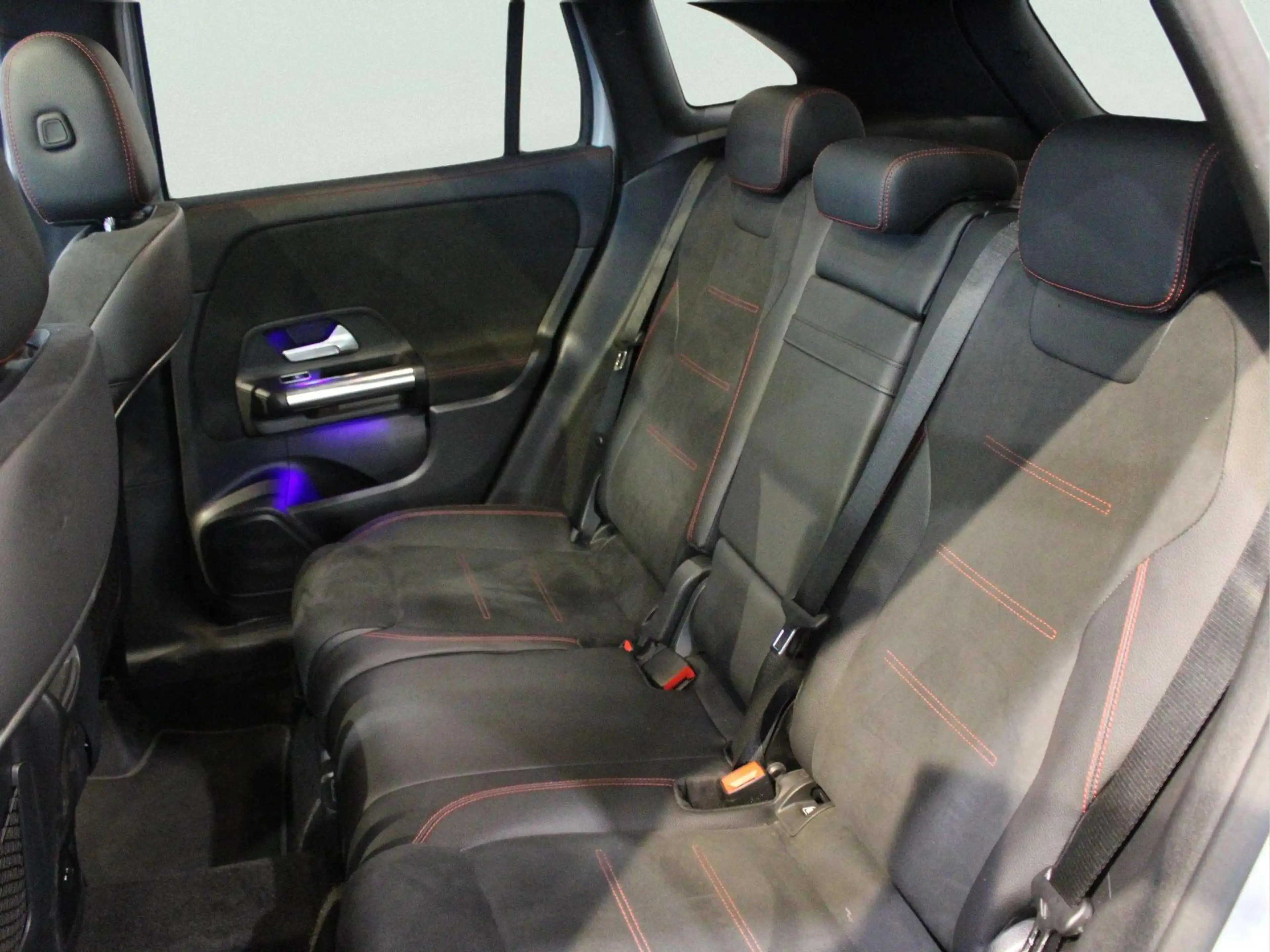 Mercedes-Benz GLA 250 e Business Solution AMG Limited | Panorama dak — photo 10
