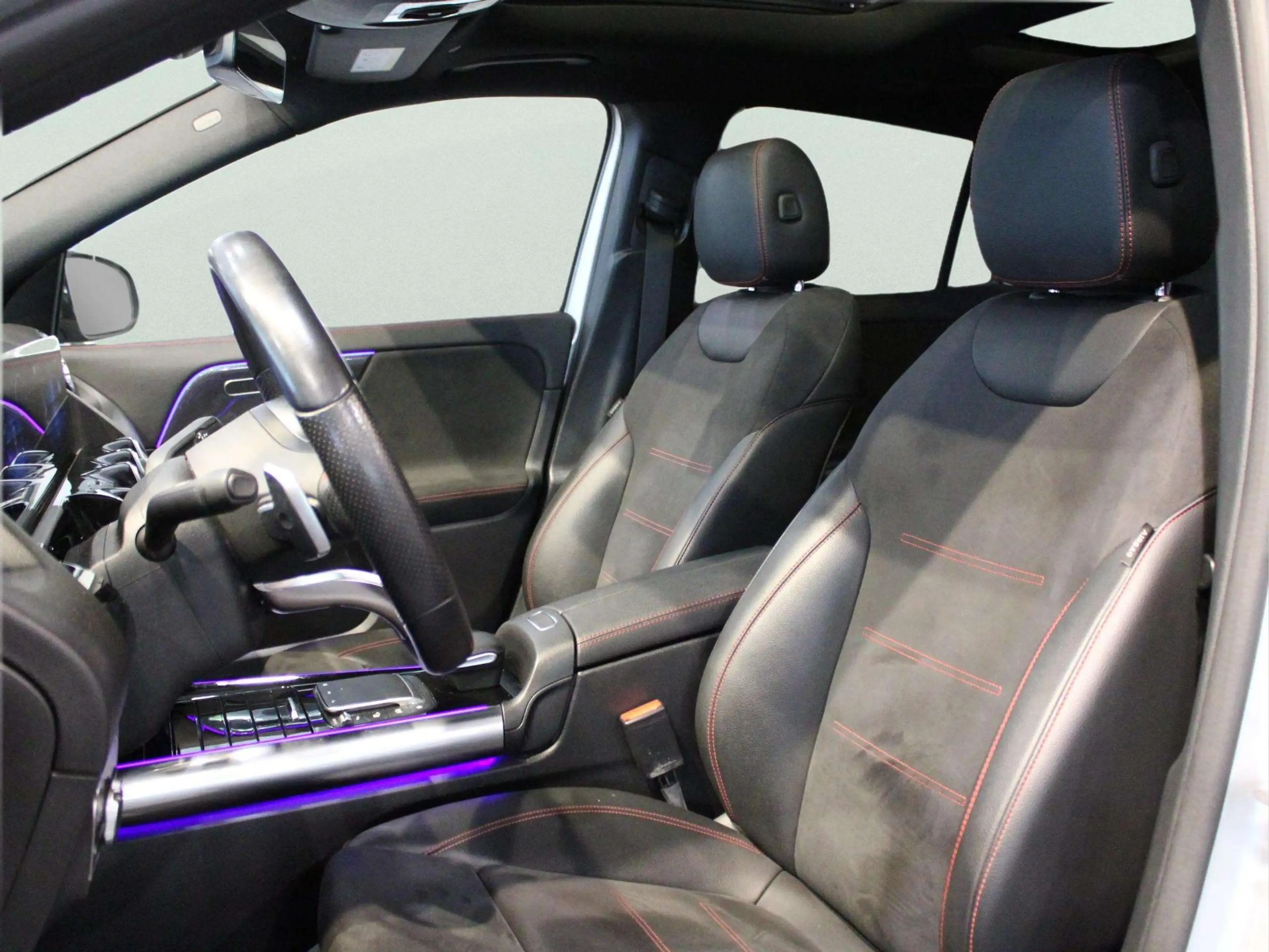 Mercedes-Benz GLA 250 e Business Solution AMG Limited | Panorama dak — photo 9