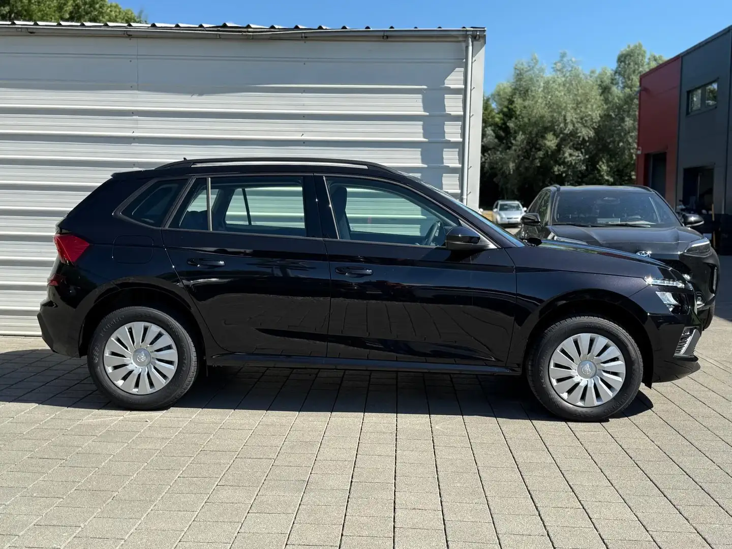 Skoda Kamiq Essence 1.0 TSI DSG *AHK*SHZ*LED 85 kW (116 PS)... Schwarz - 2