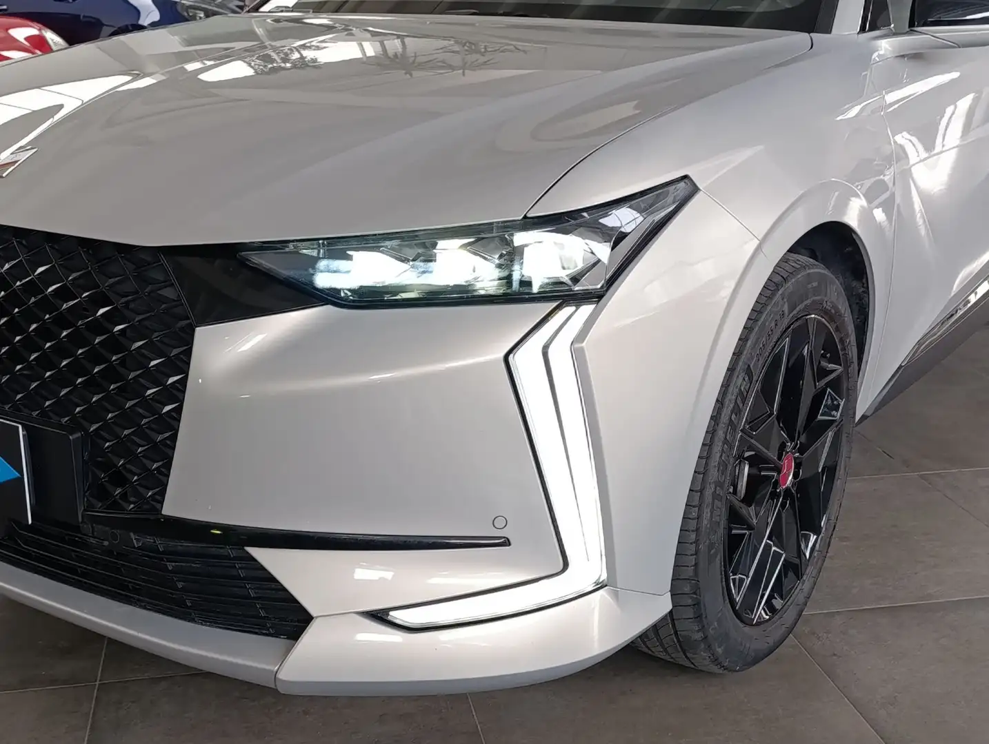 DS Automobiles DS 4 DS 4 E-Tense 225 Performace Line+ Сірий - 2