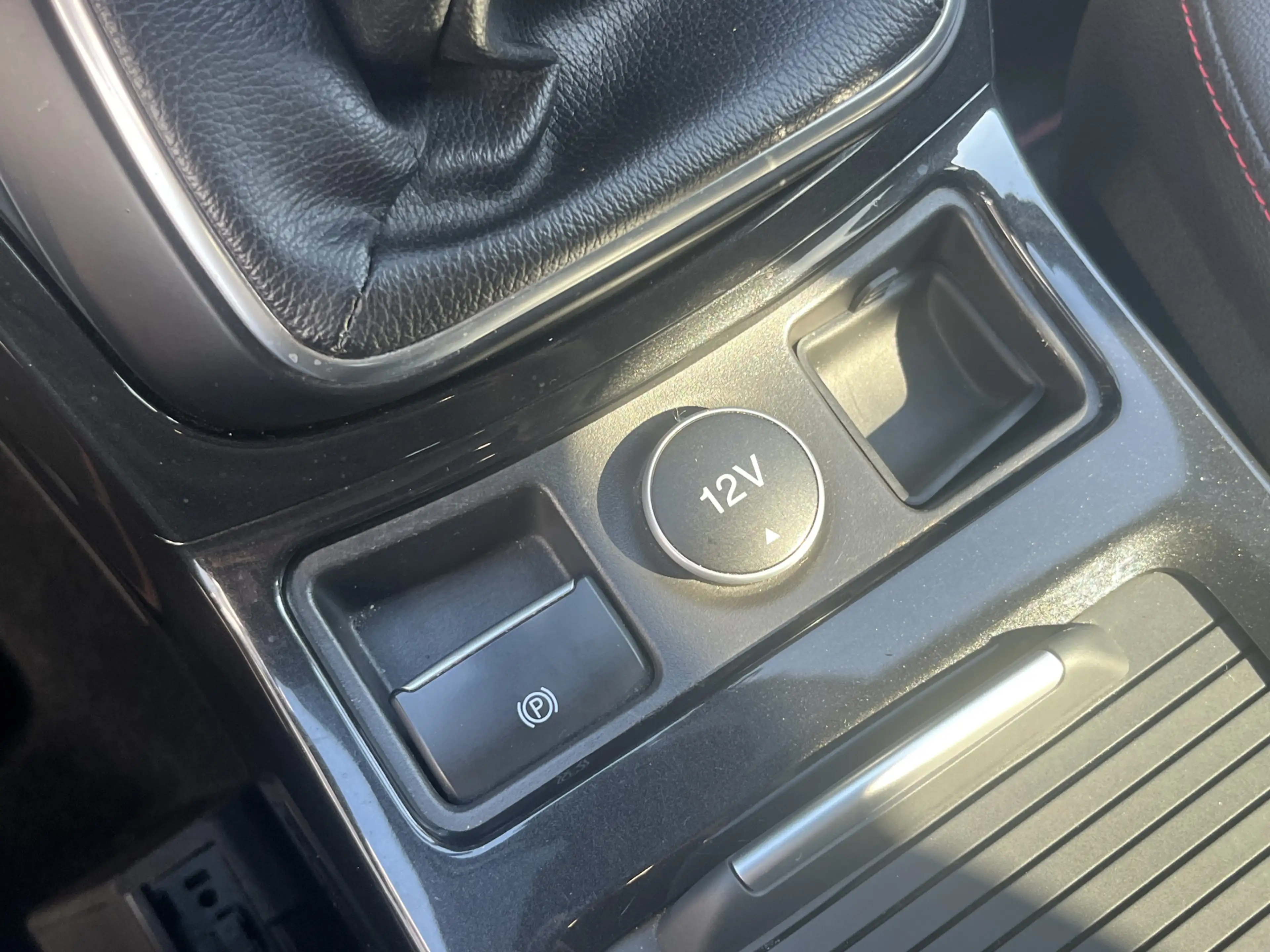 Ford Kuga 1.5 EcoBoost ST Line 150pk/110kW 6-bak | Trekhaak — photo 14