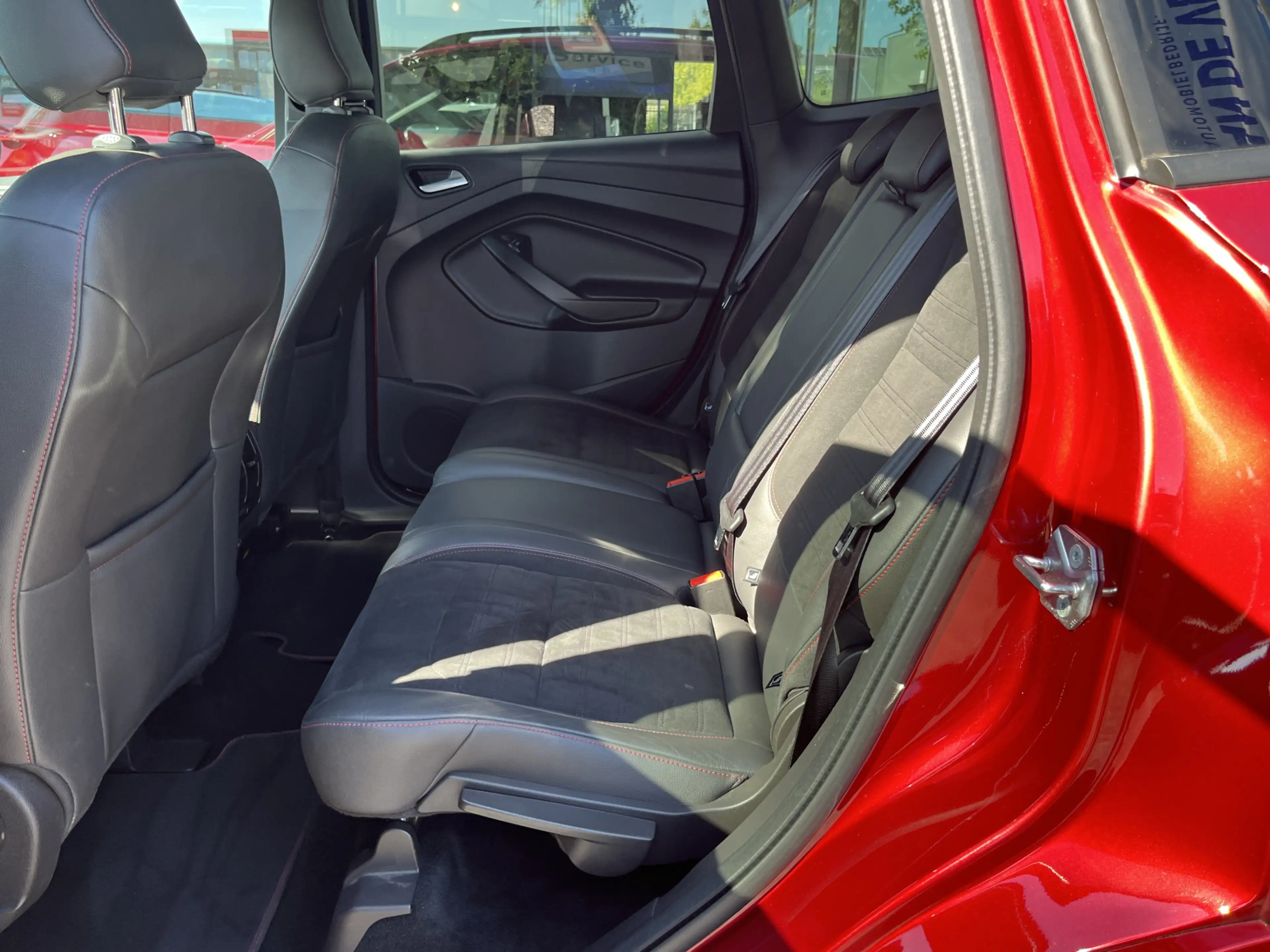 Ford Kuga 1.5 EcoBoost ST Line 150pk/110kW 6-bak | Trekhaak — photo 28