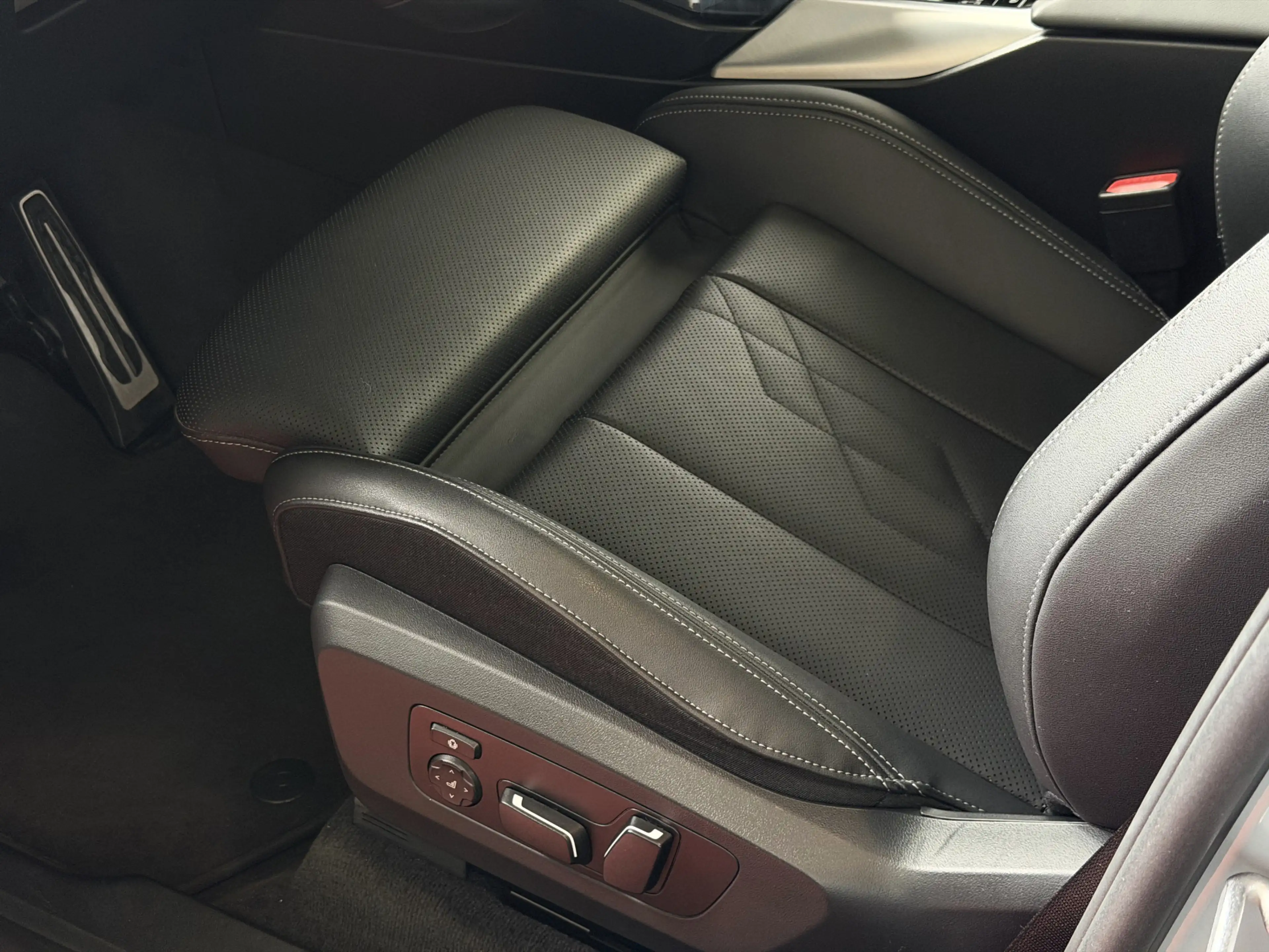 BMW X3 30e 300PK PHEV XDRIVE M SPORT / BROOKLYNGRAU PANO — photo 19