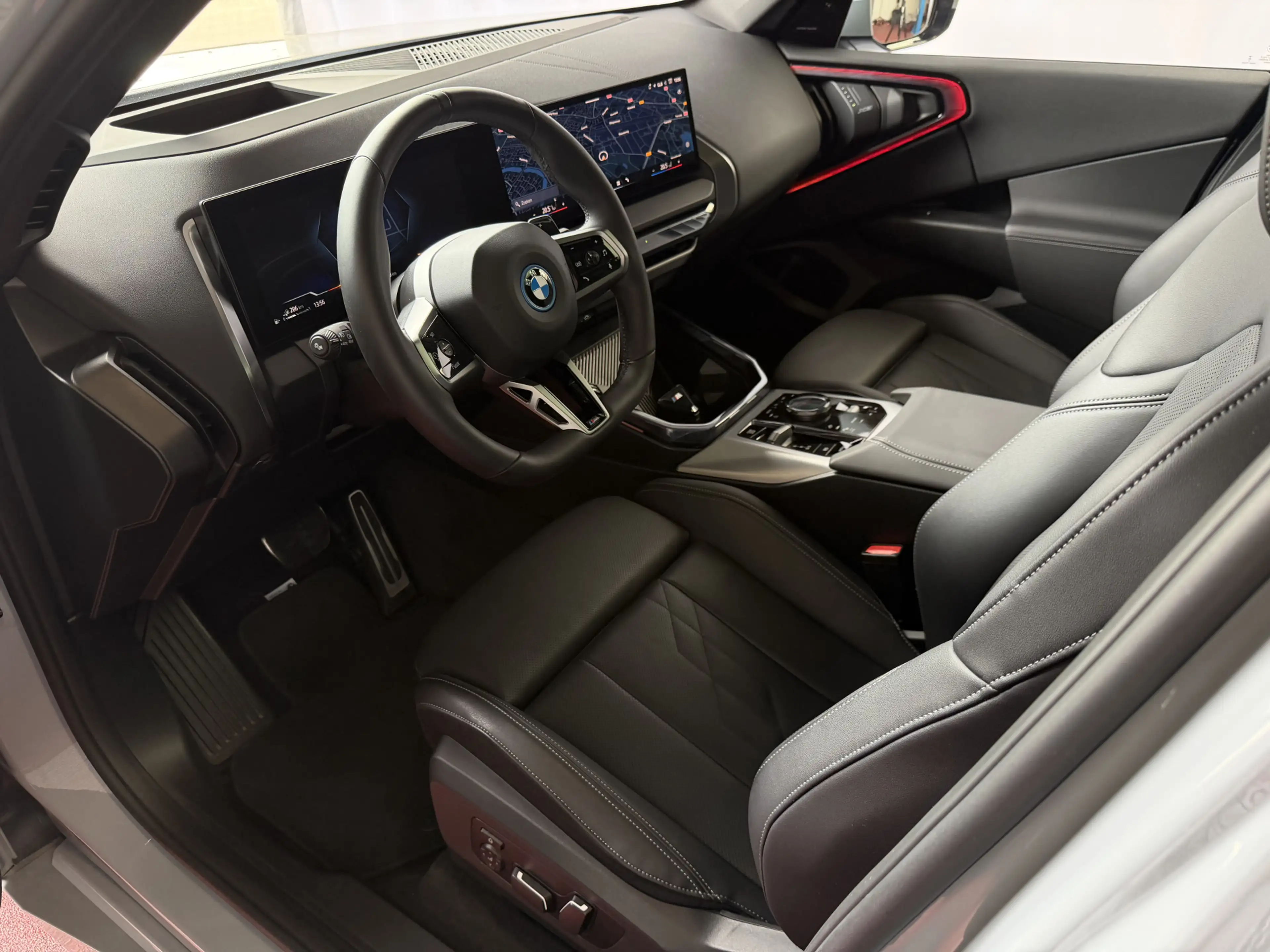 BMW X3 30e 300PK PHEV XDRIVE M SPORT / BROOKLYNGRAU PANO — photo 11